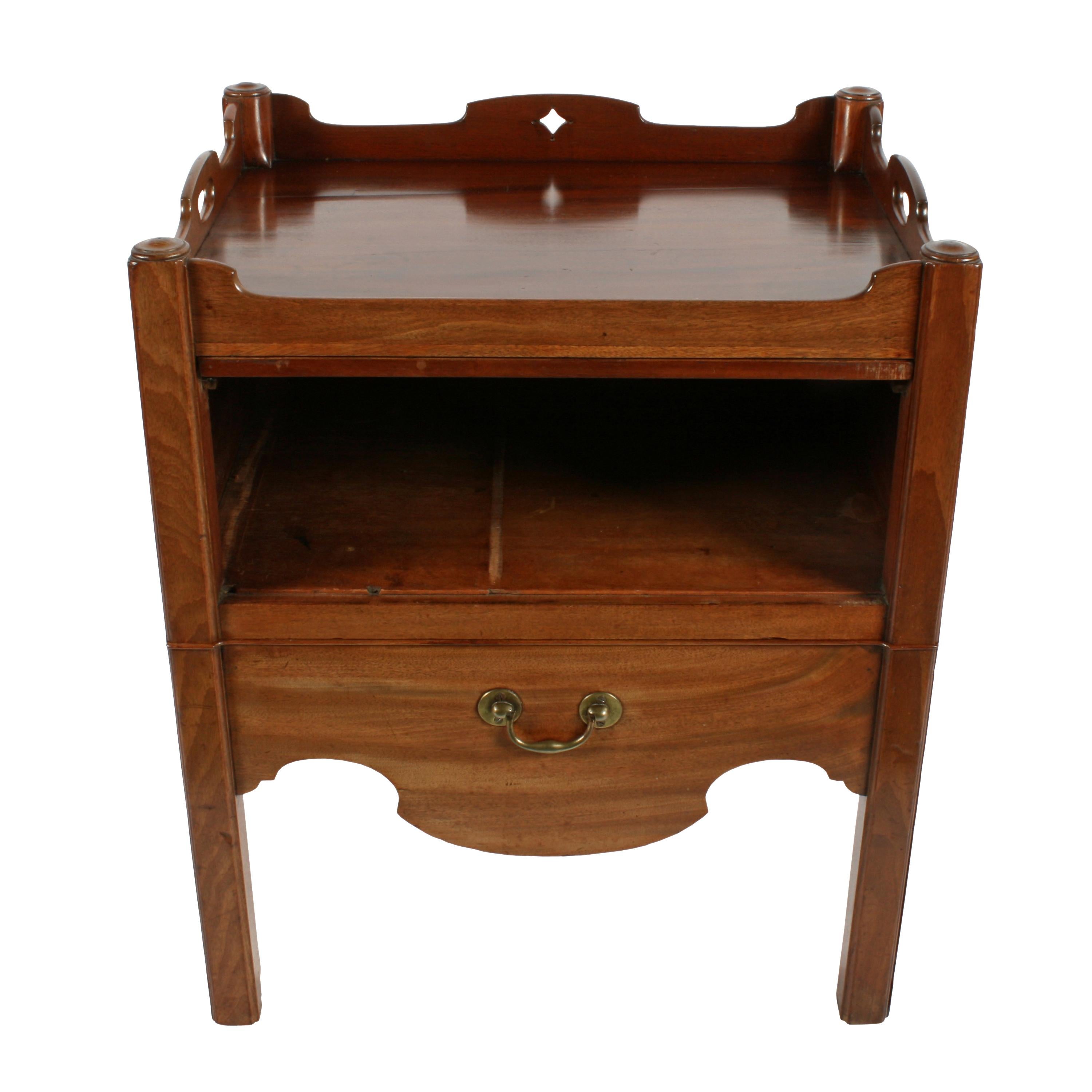 Georgian Tray Top Commode In Good Condition For Sale In Newcastle Upon Tyne, GB