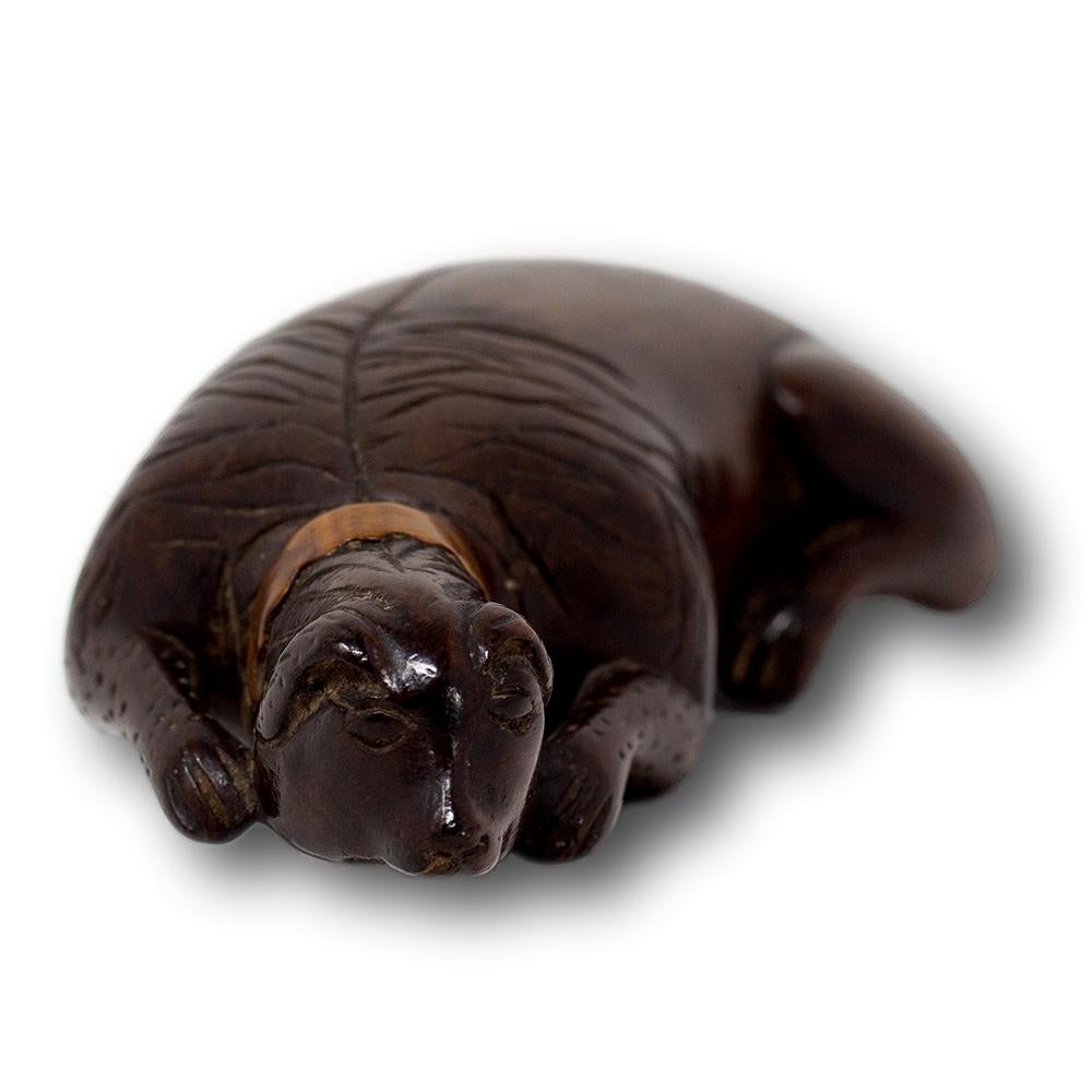 Hand-Carved Georgian Treen Dog Snuff Box For Sale