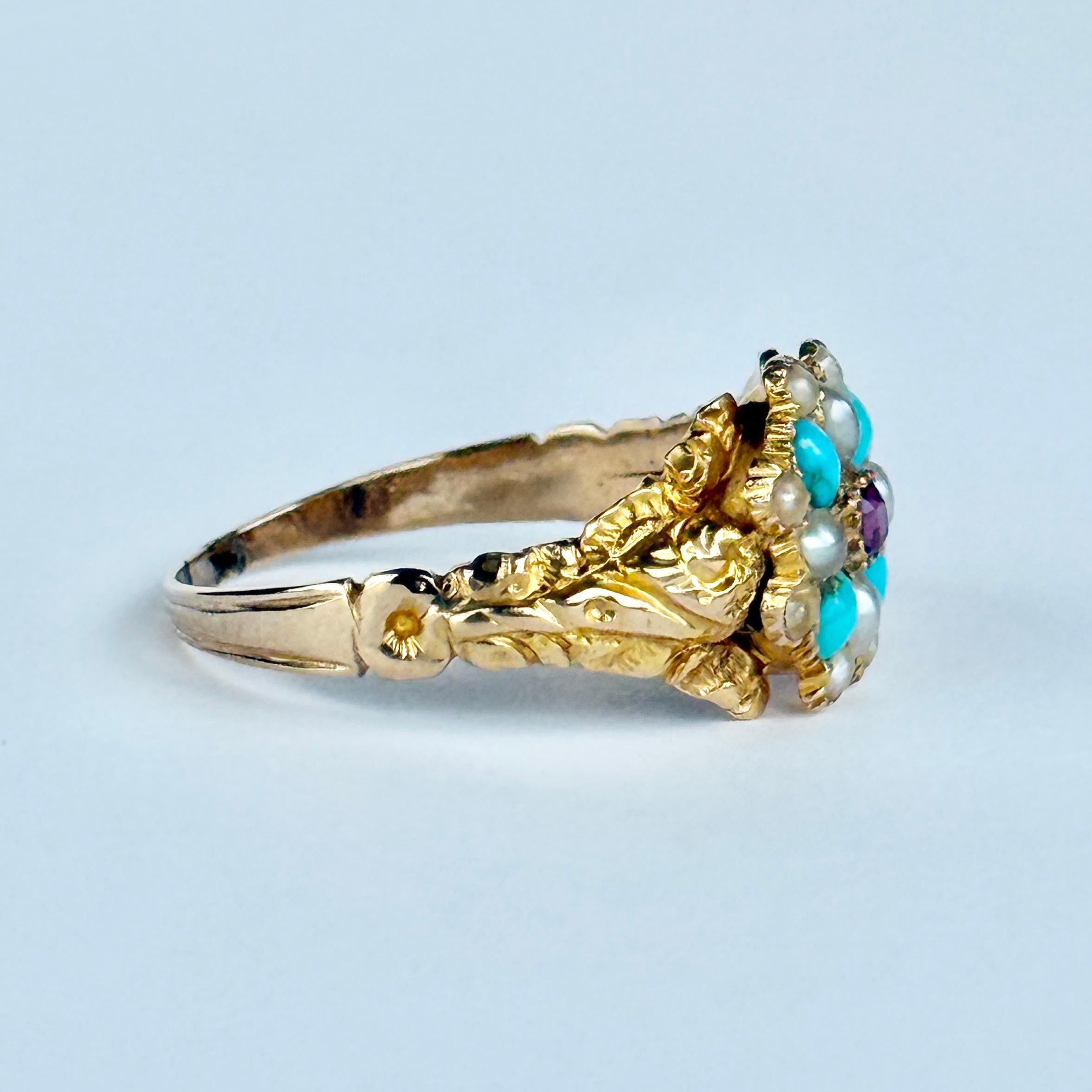 Anillo georgiano de turquesa, rubí y perla en racimo de oro de 18 quilates en Bueno estado para la venta en Chipping Campden, GB