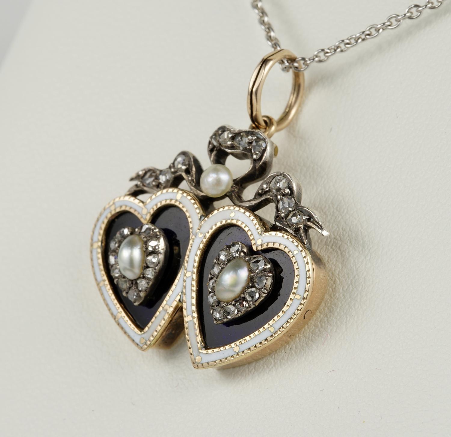 hearth two cat necklace