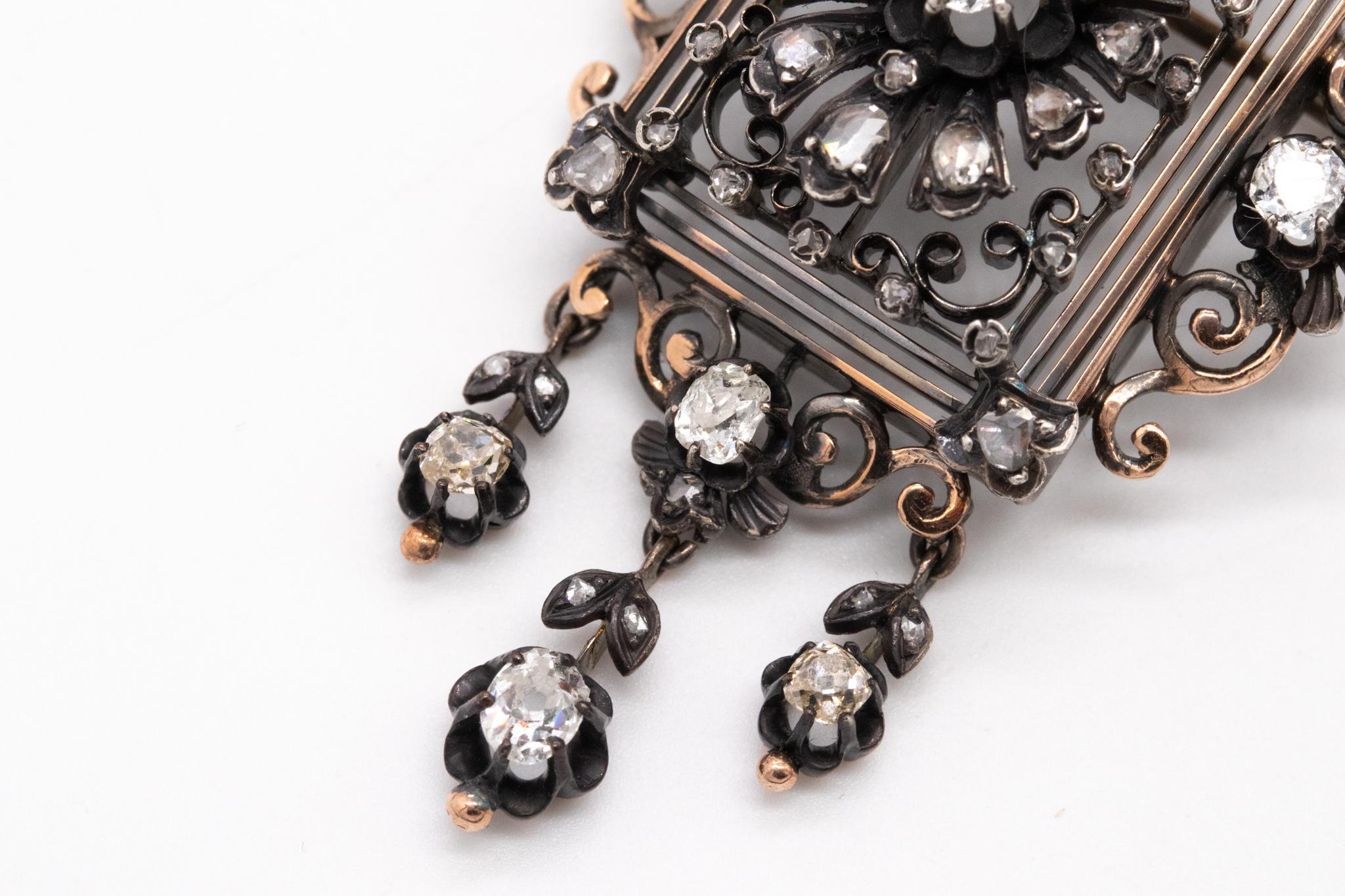 Broche pendentif victorienne géorgienne de 1830 en or 18 carats et diamants taille rose de 4,58 carats Excellent état - En vente à Miami, FL