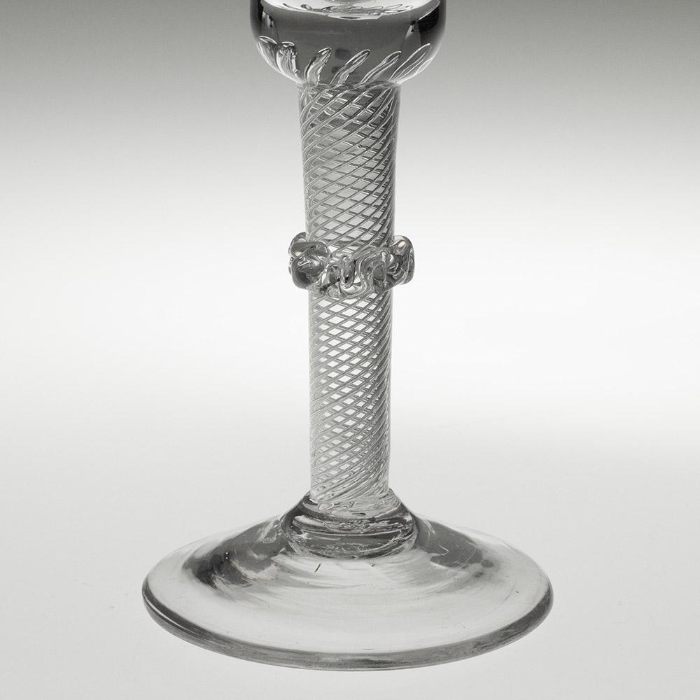 Giorgio II Bicchiere da vino georgiano con stelo a torsione d'aria e collare vermicolare c1750 in vendita