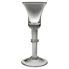 Bicchiere da vino georgiano con stelo a torsione d'aria e collare vermicolare c1750