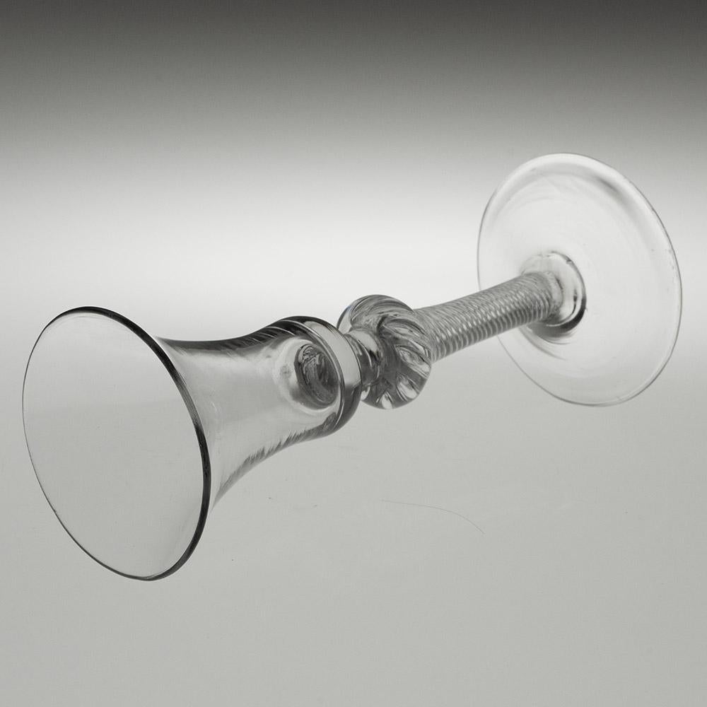 Copa de vino georgiana con tallo giratorio de aire c1750 Británico