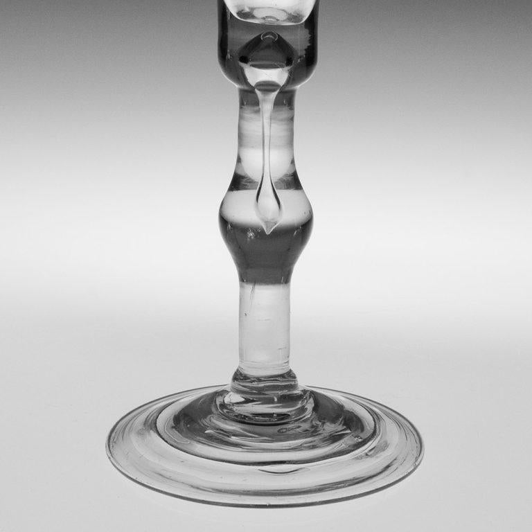 Copa de vino georgiana con tallo balustroide c1735 Británico en venta