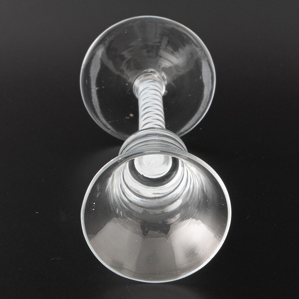 Vetro Bicchiere da vino georgiano con stelo opaco a spirale c1760 in vendita