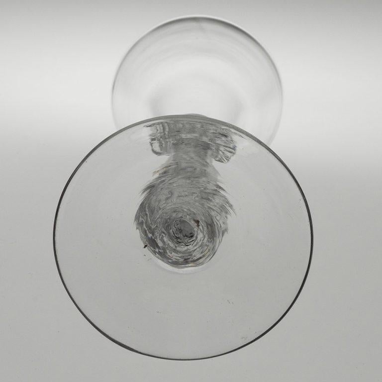 Copa de vino georgiana con cuenco de aire retorcido c1750 Vidrio en venta