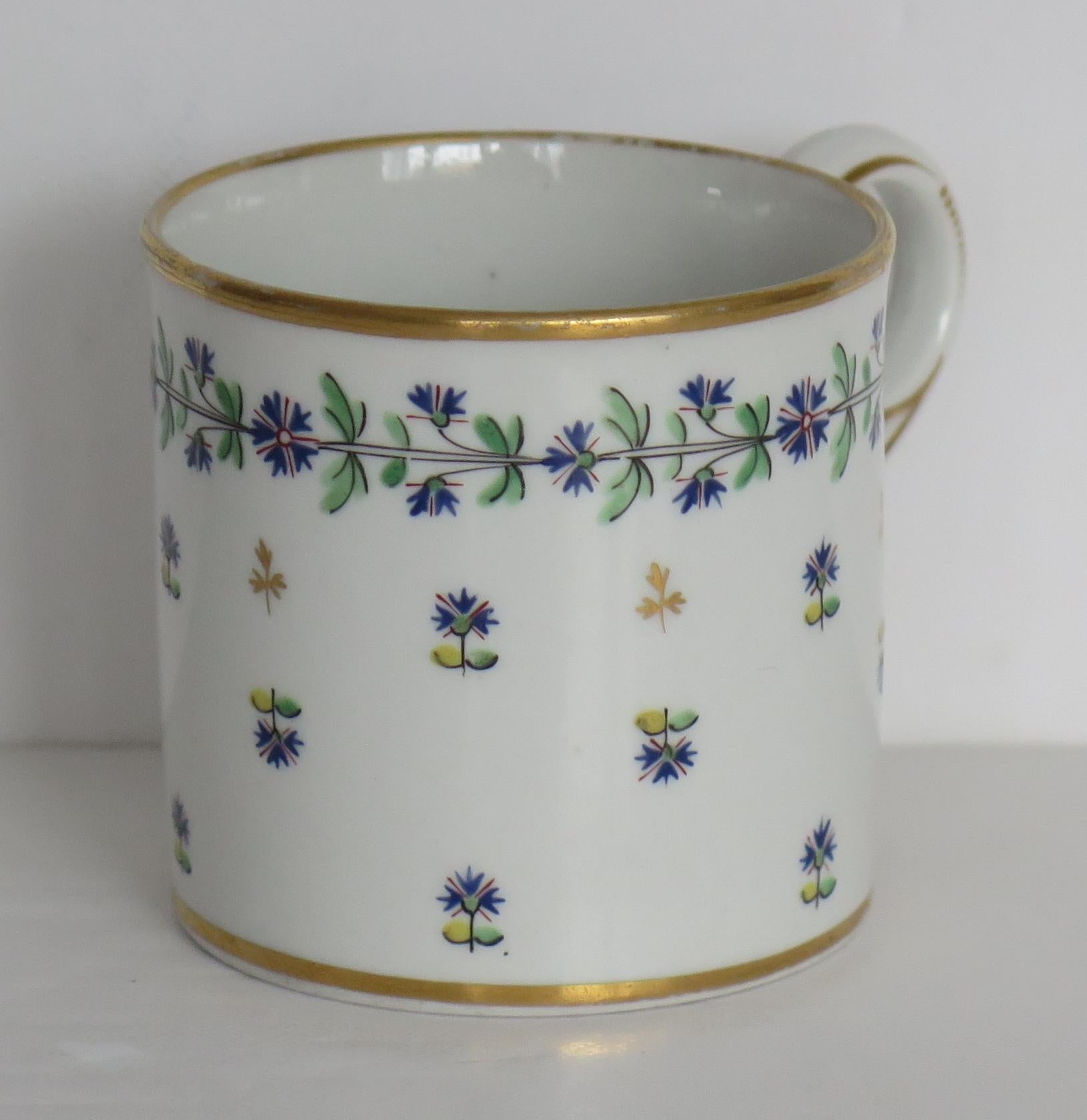 George III Georgian Worcester Barr Porcelain Coffee Can in Cornflower Pattern, circa 1800