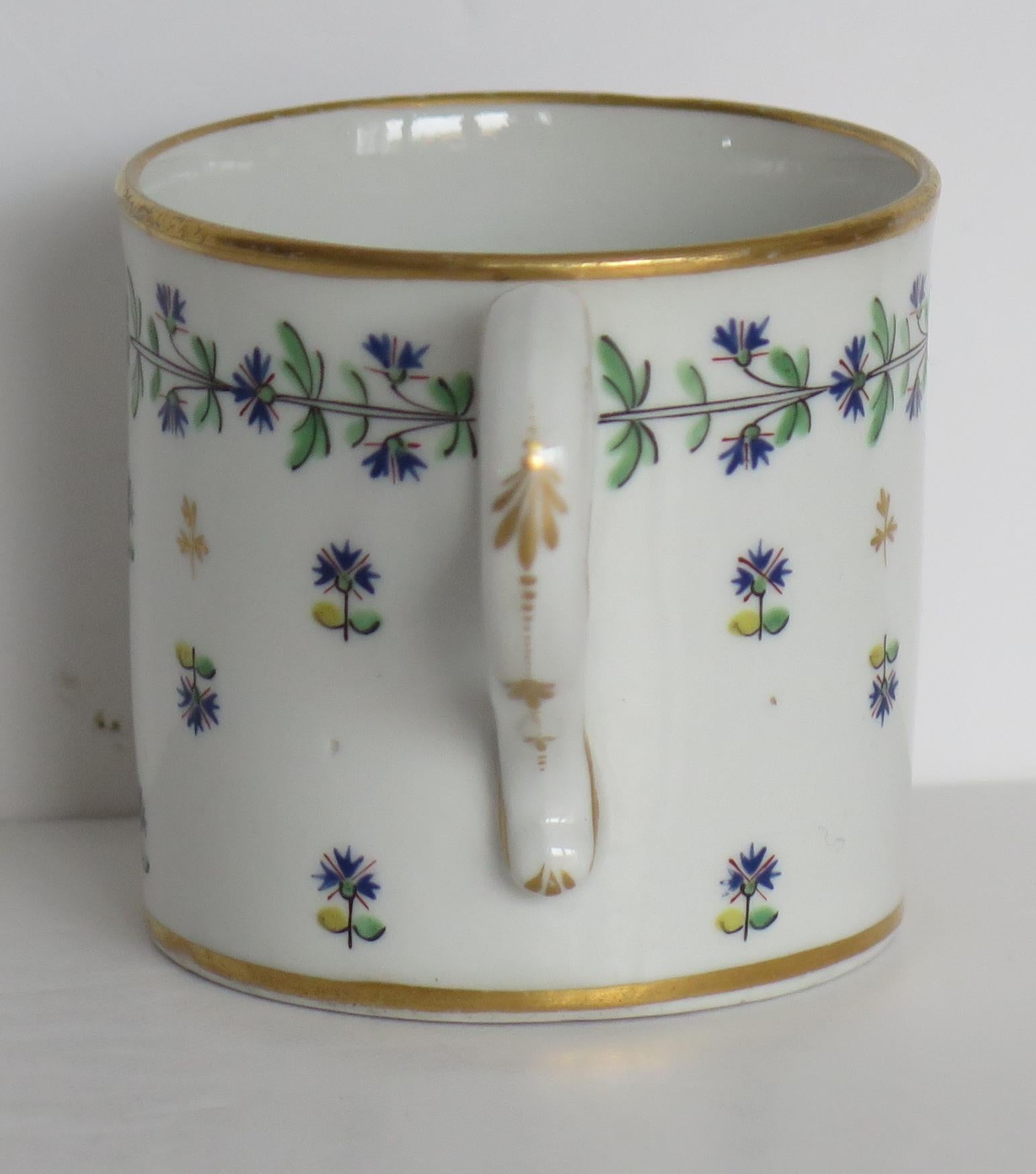 19th Century Georgian Worcester Barr Porcelain Coffee Can in Cornflower Pattern, circa 1800