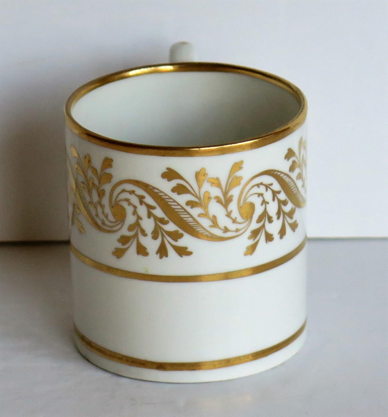Anglais Boîte à café en porcelaine Georgian Worcester BF&B à motif doré à la main, vers 1810 en vente
