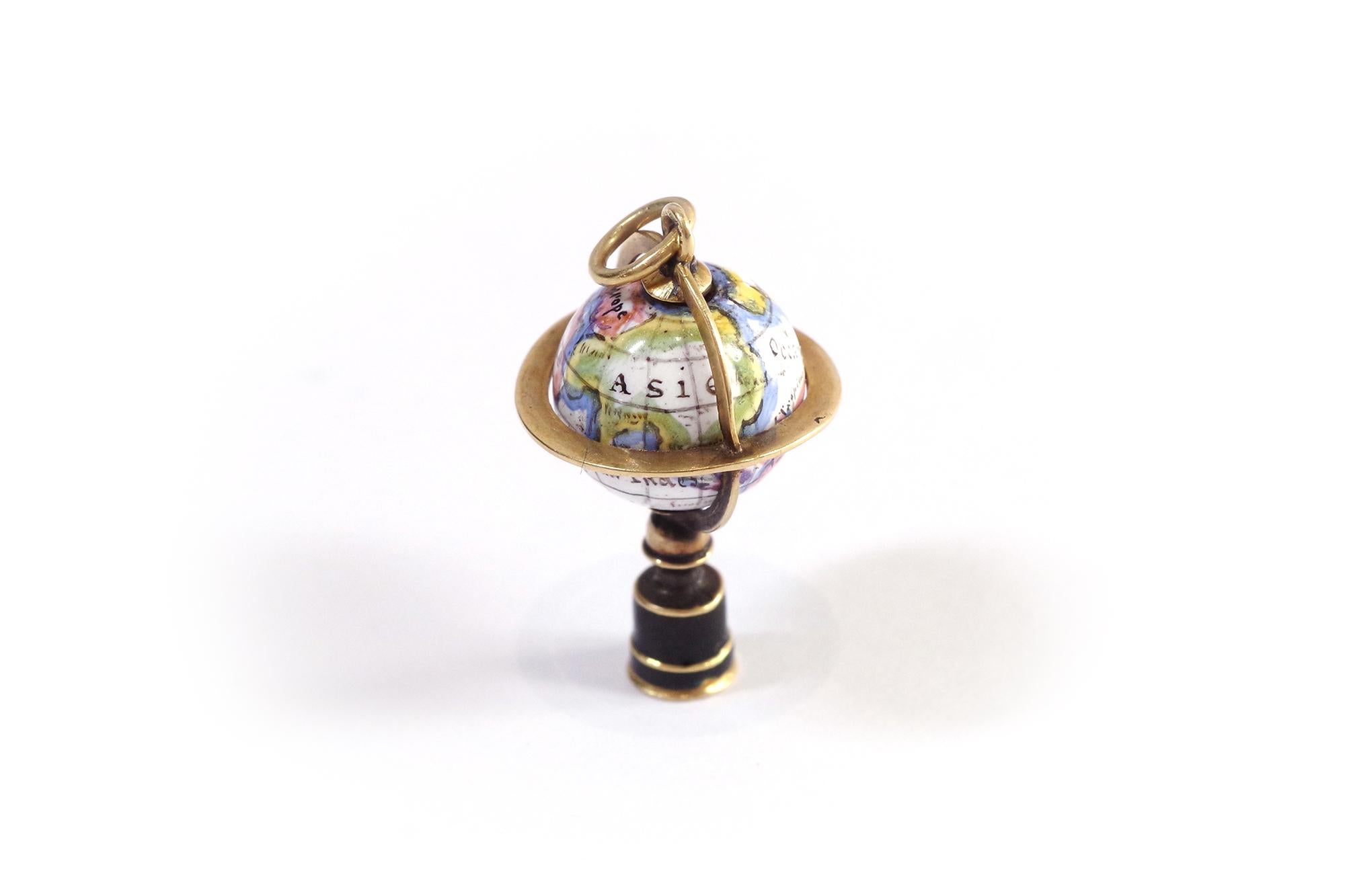 Pendentif en forme de globe terrestre géorgien en 18k et émail, pendentif en forme de globe terrestre antique en vente