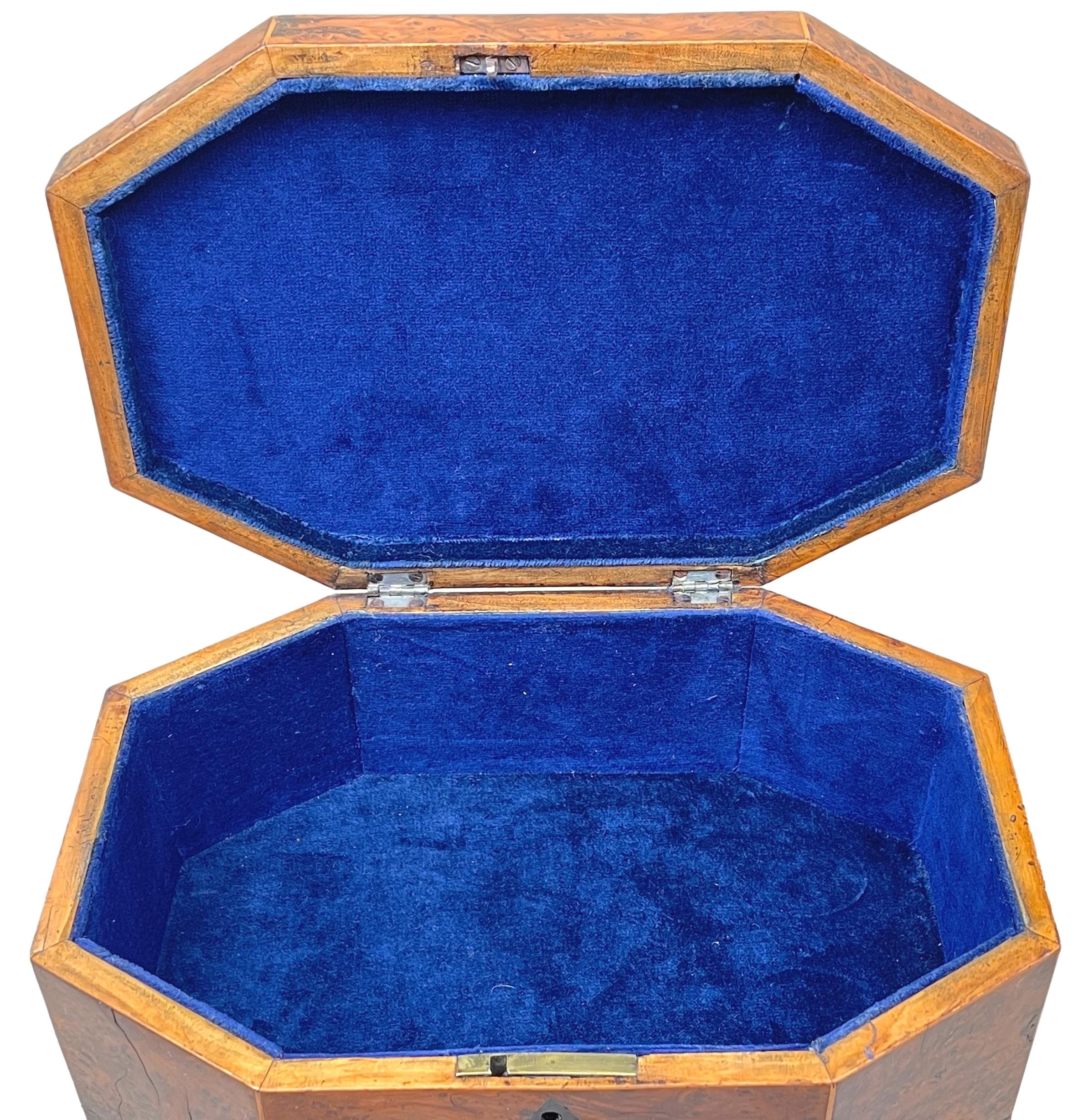 Georgian Yew Octagonal Jewellery Box In Good Condition For Sale In Bedfordshire, GB