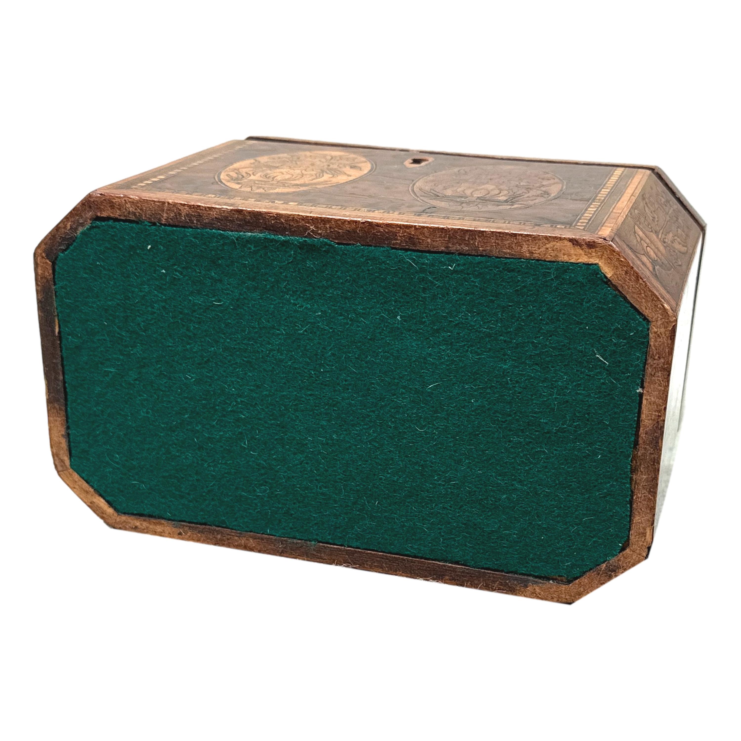 Caja de té georgiana de tejo con incrustaciones florales en venta 3
