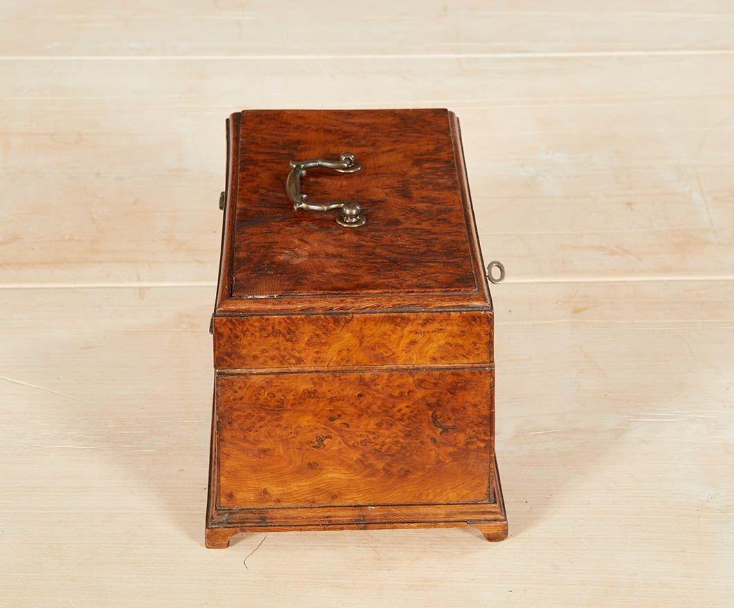 Caja Georgiana de Madera de Tejo Latón en venta