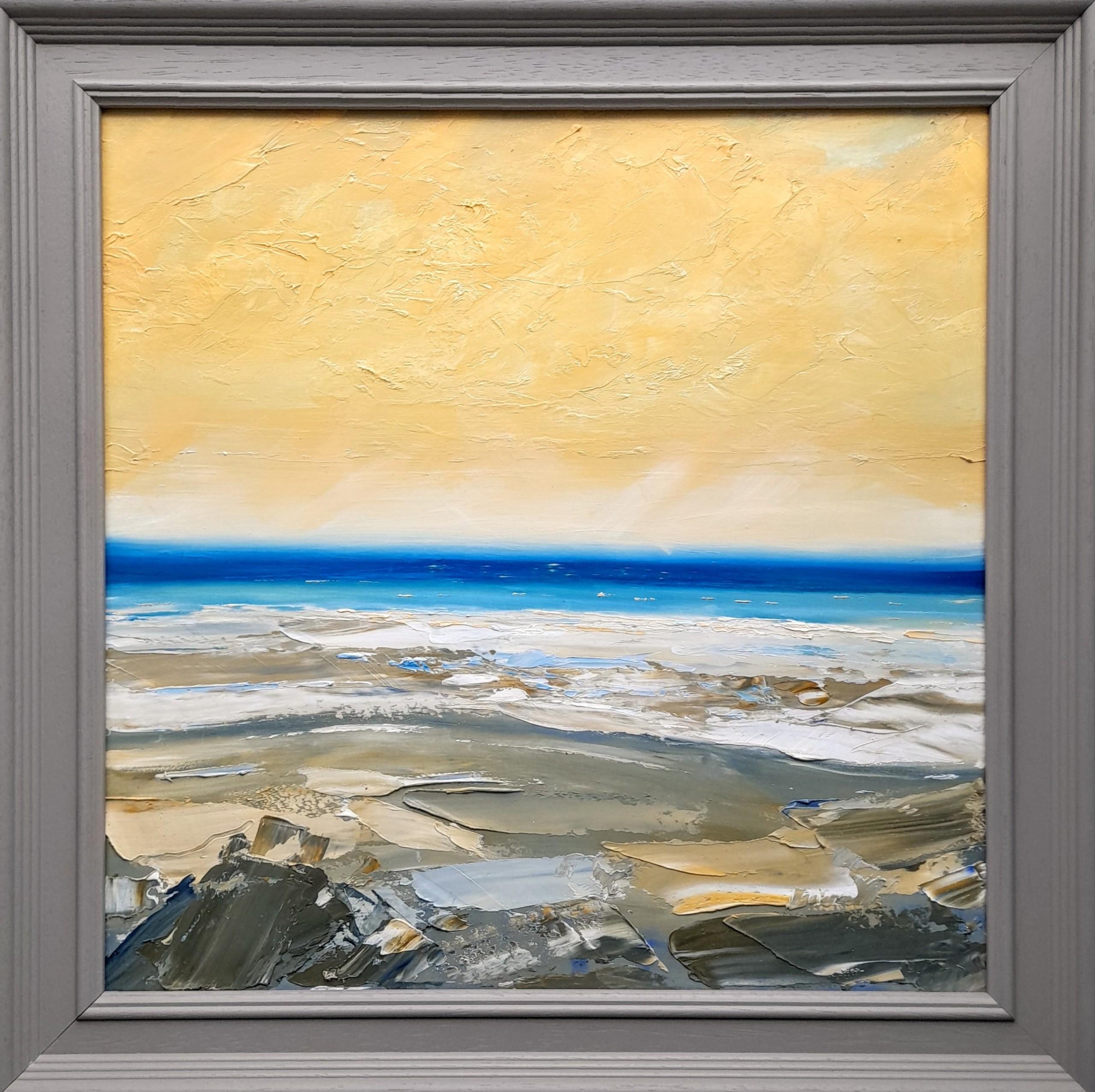 Georgie Dowling Abstract Painting – Eventide, warmes Meereslandschaftskunstwerk, zeitgenössisches gerahmtes Ölgemälde, Strandkunst