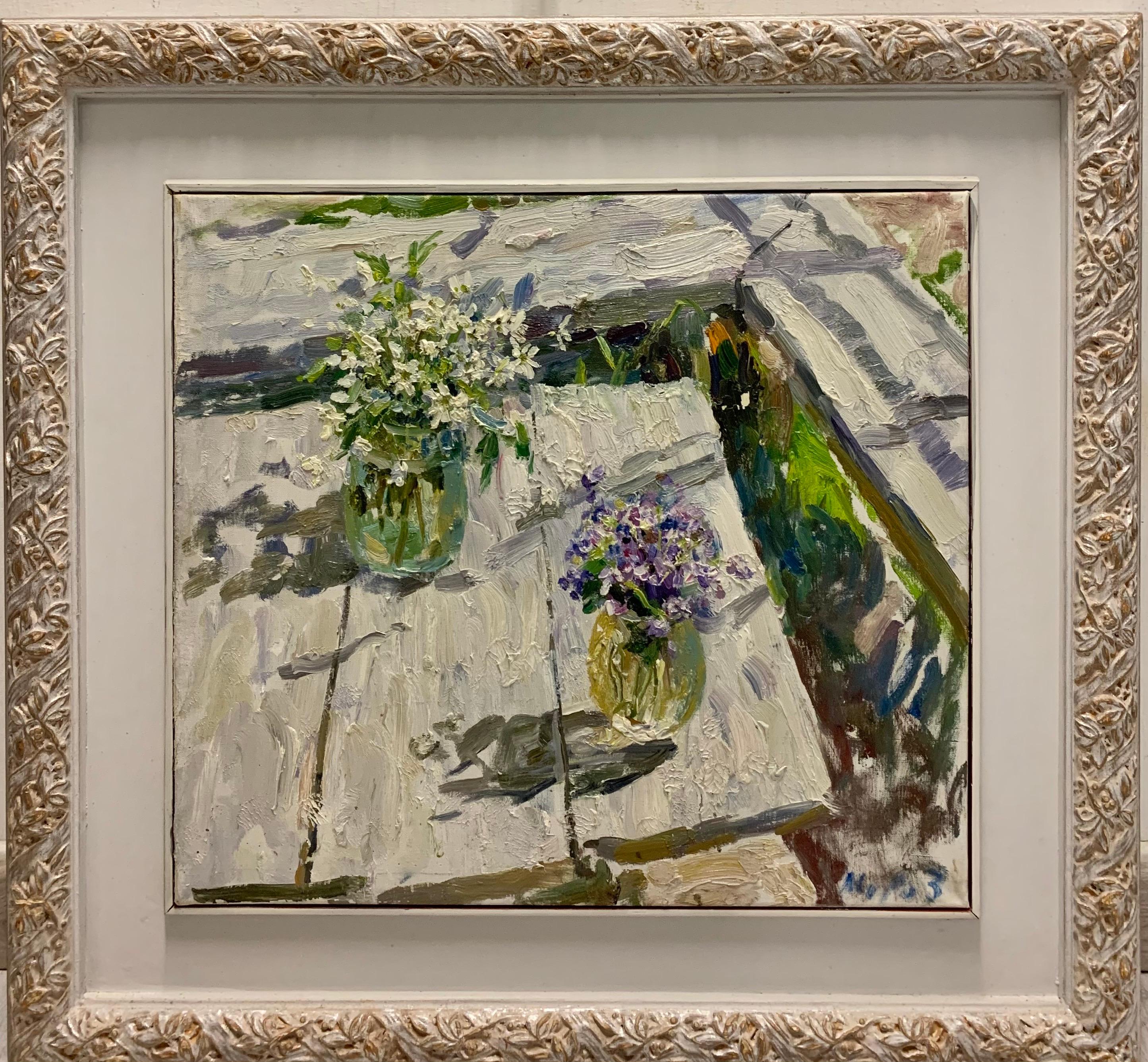 Still-Life Painting di Georgij Moroz - "primo fiore di primavera sul tavolo" Olio cm. 52 x 47 Fiori, Viola, Violette, bianco