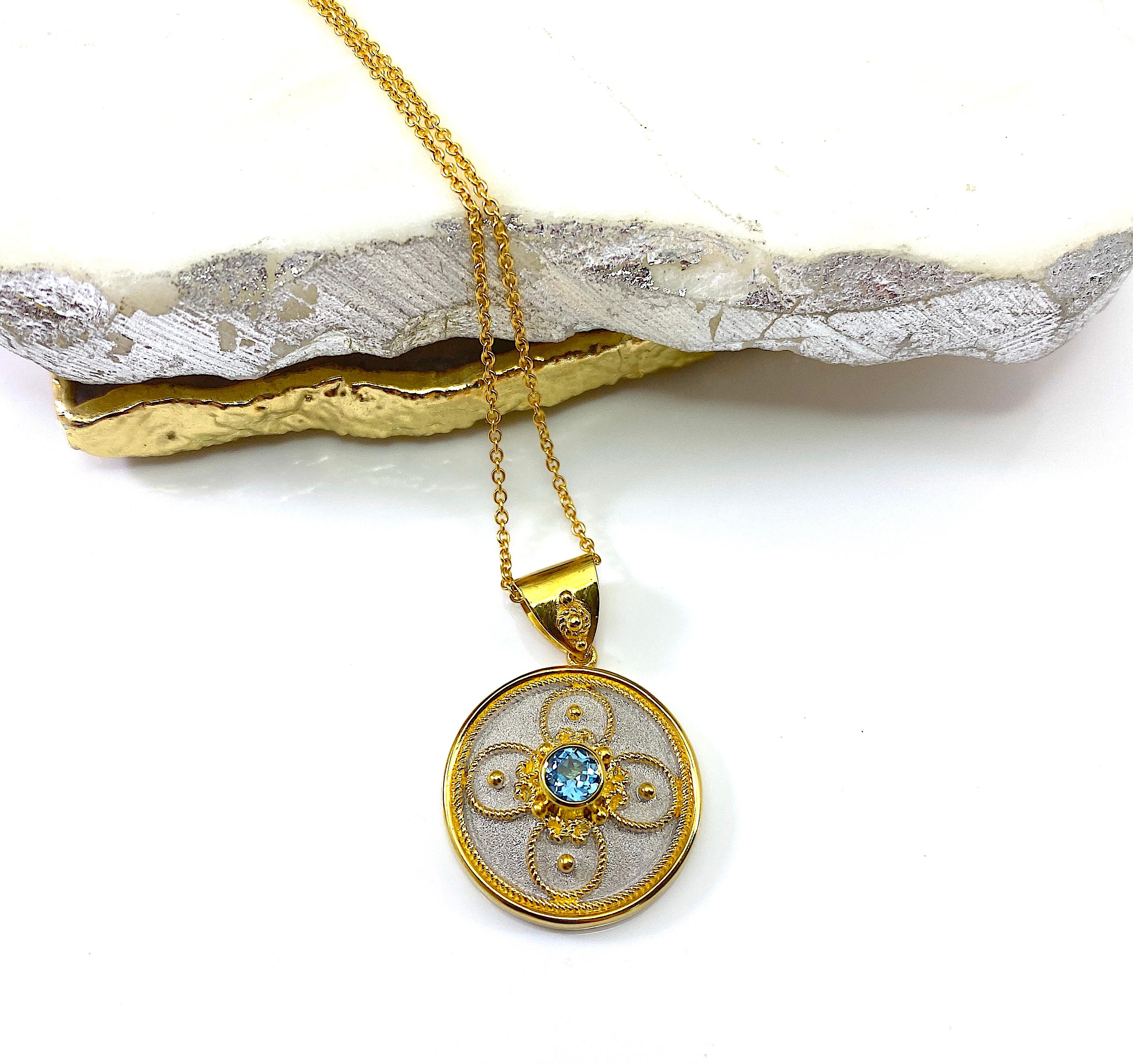 Byzantin Pendentif en or 18 carats avec aigue-marine et granulation de la collection Georgios en vente