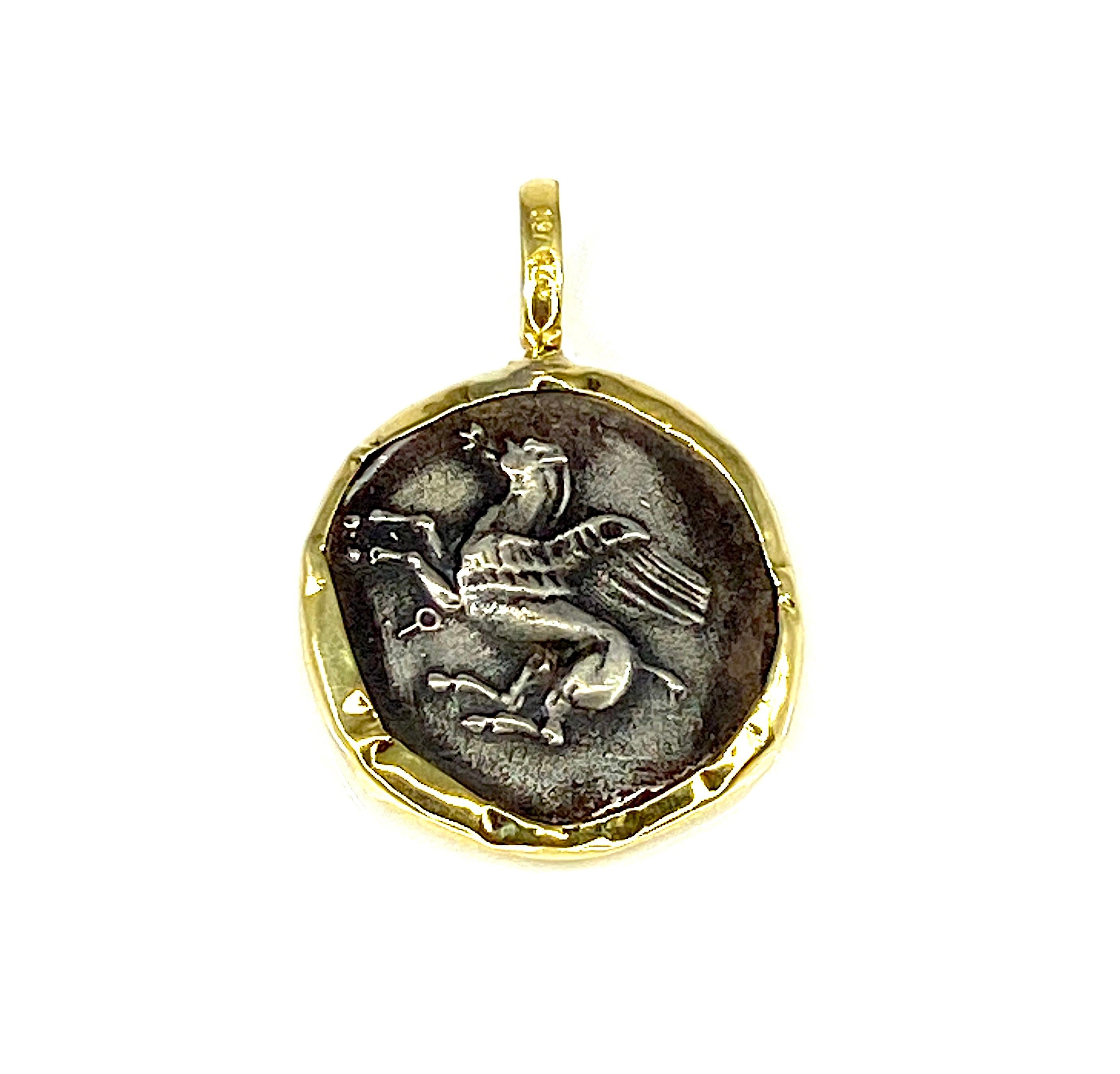Georgios Collection 18 Karat Gold Pendant with Silver Athina and Pegasus Image For Sale 1