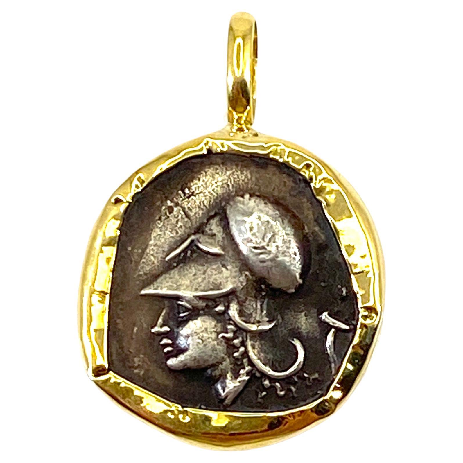 Georgios Kollektion 18 Karat Gold Anhänger mit Athina- und Pegasus-Bild aus Silber  im Angebot