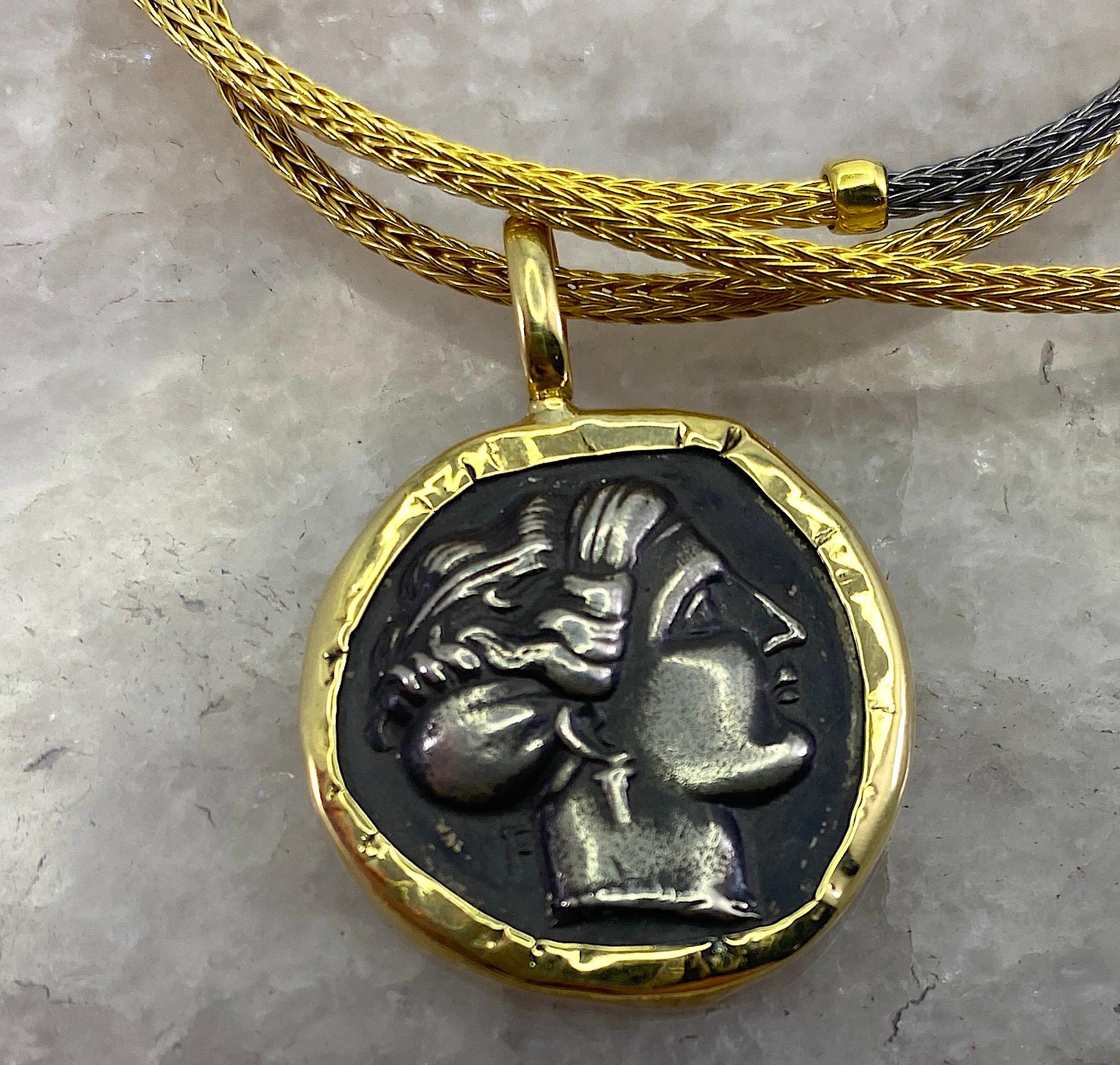 Georgios Collection 18 Karat Gold Pendant with Silver Olympia Image In New Condition For Sale In Astoria, NY