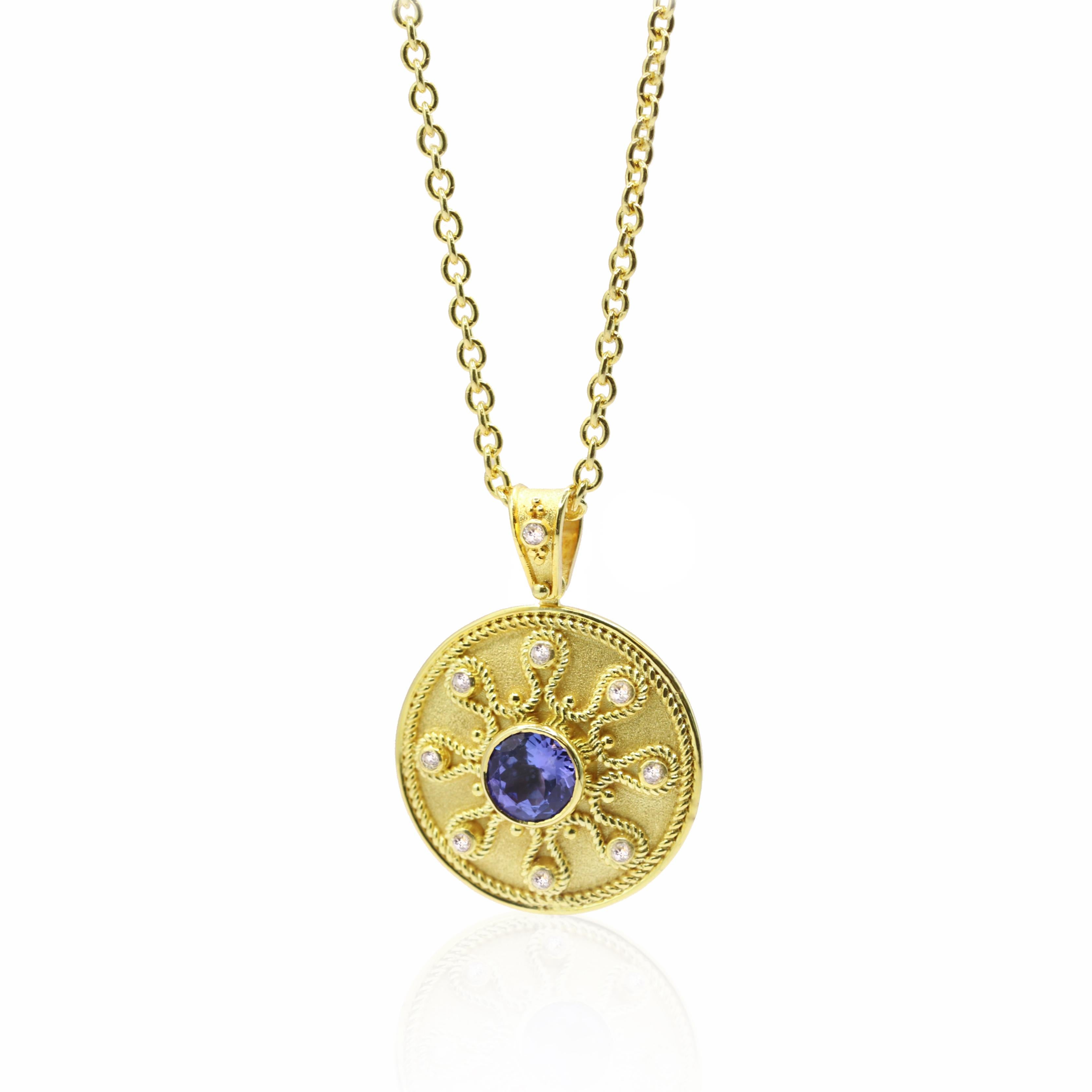 Bizantino Ciondolo con tanzanite e granulazione in oro 18 carati con catenina della Collection'S in vendita
