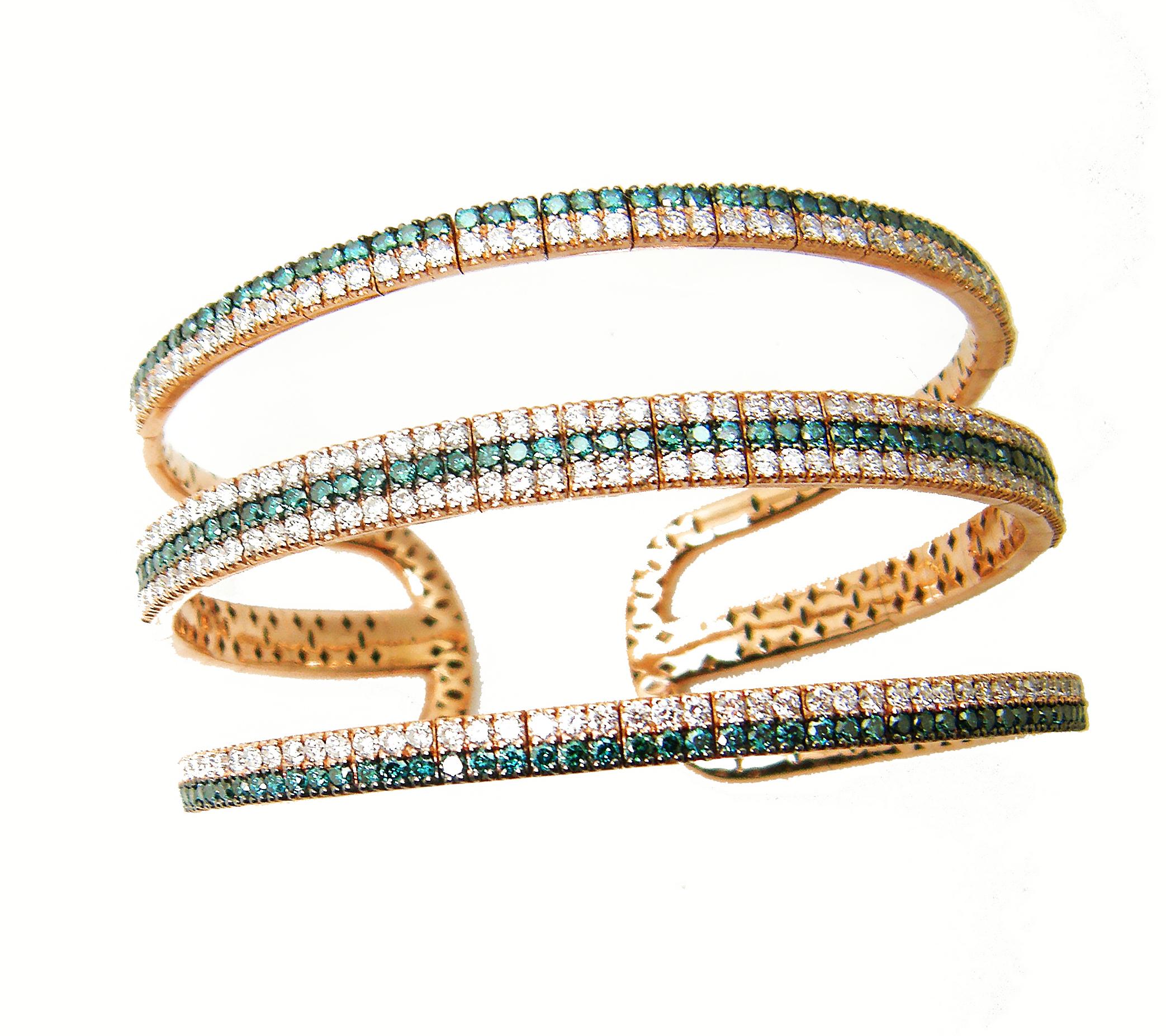 Georgios Collection, breites Armband aus 18 Karat Roségold mit weißen und blauen Diamanten im Angebot 4
