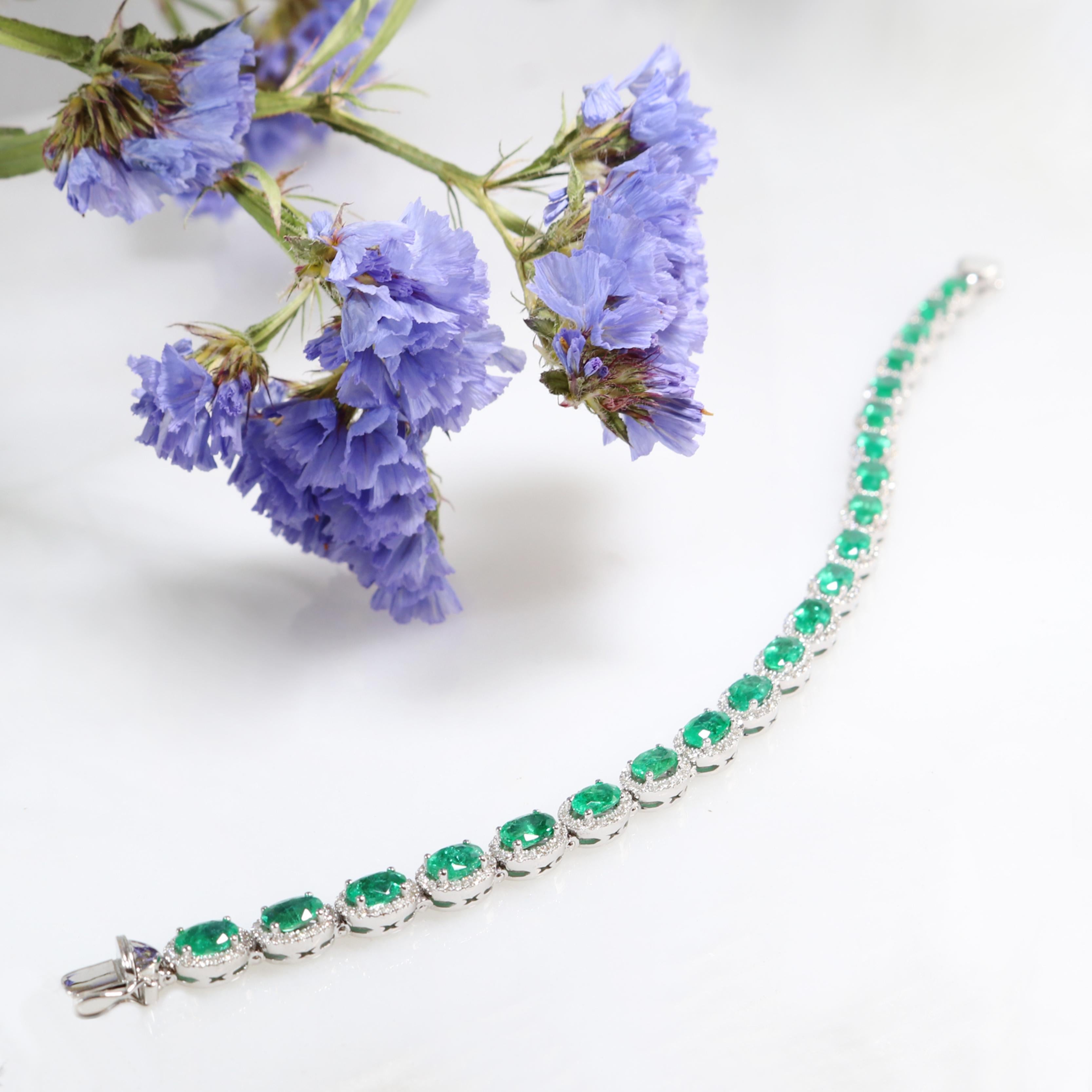 Colección Georgios Pulsera de oro blanco de 18 quilates Esmeralda talla oval con diamantes Contemporáneo en venta