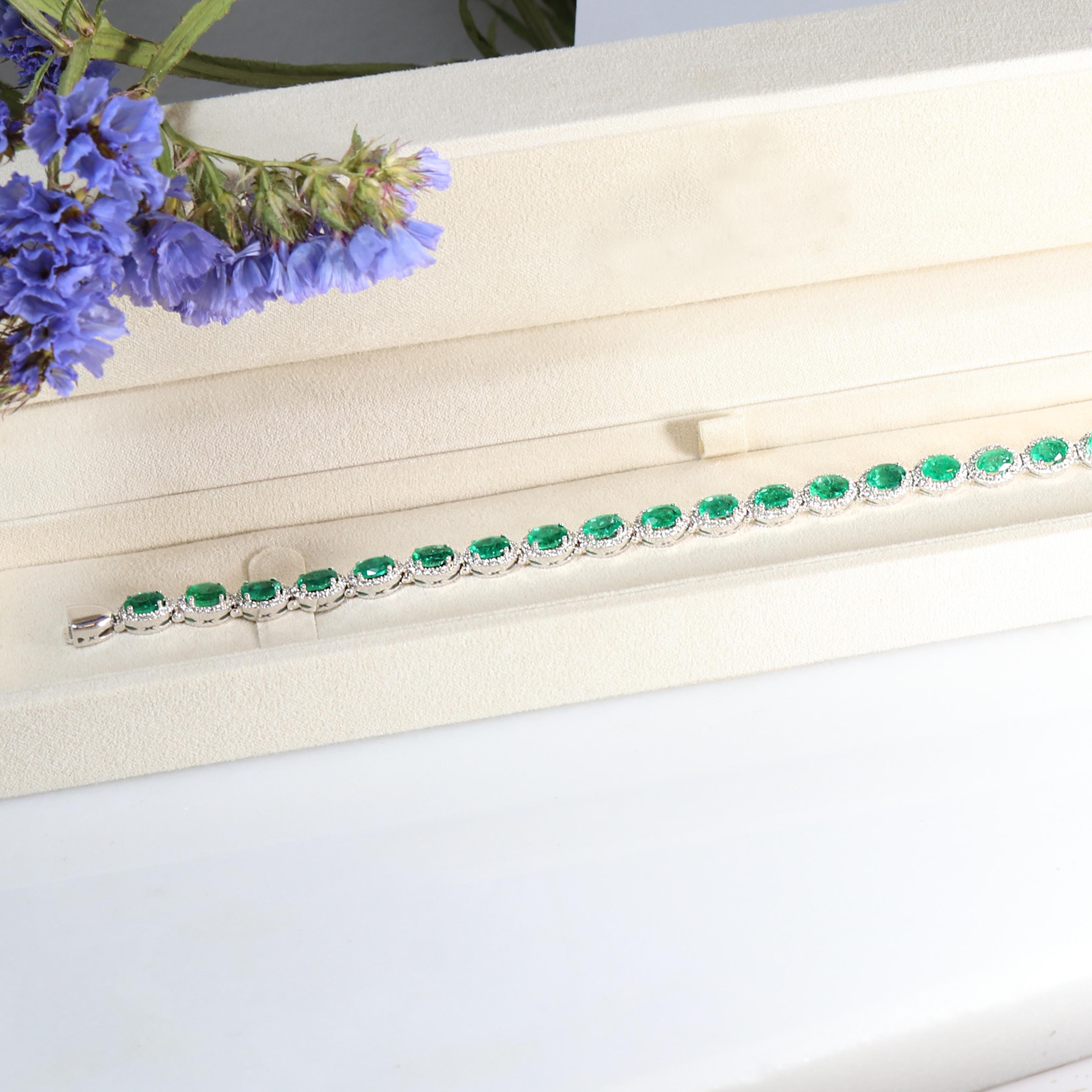 Colección Georgios Pulsera de oro blanco de 18 quilates Esmeralda talla oval con diamantes en Nuevo estado para la venta en Astoria, NY