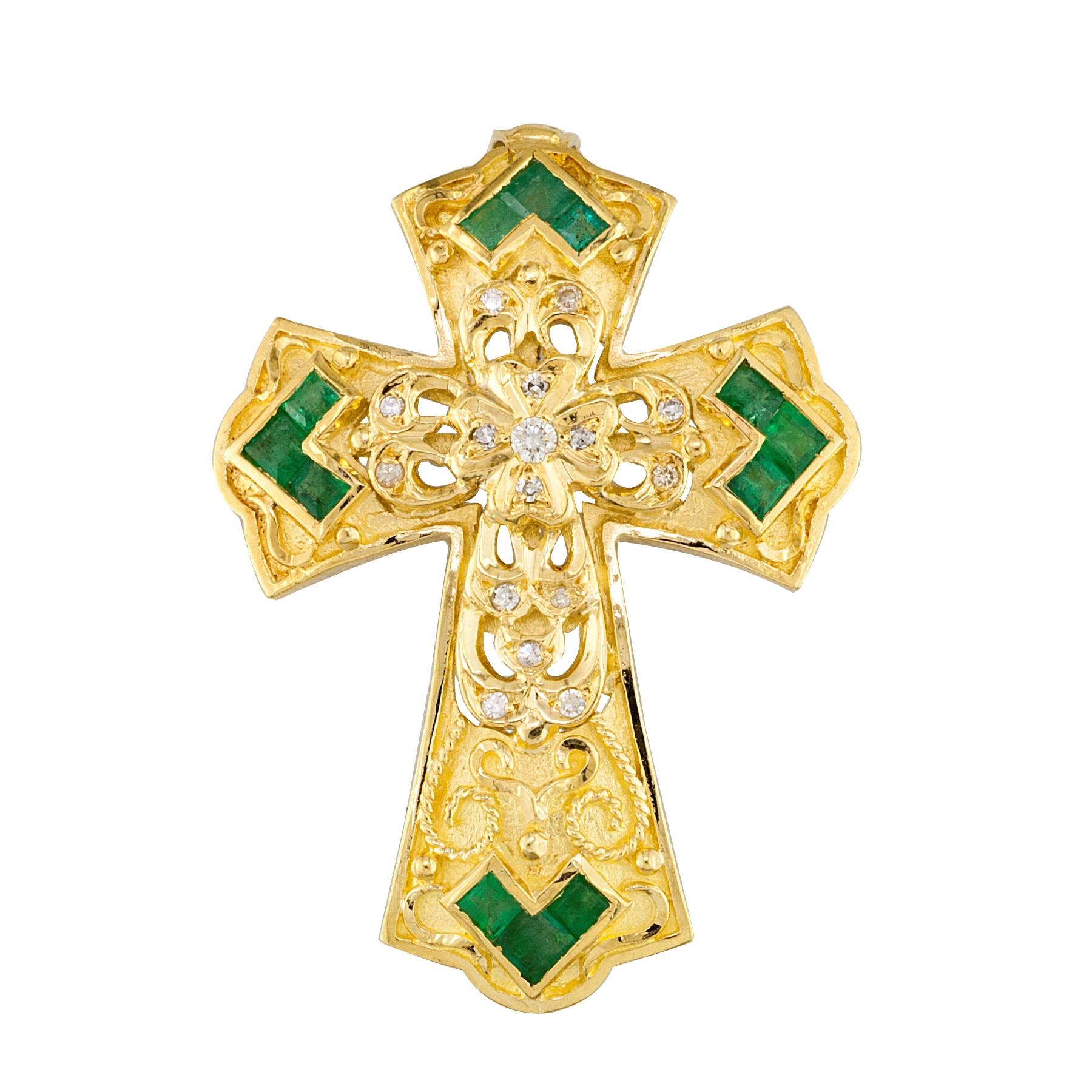 Georgios Collections Granuliertes Kreuz aus 18 Karat Gelbgold mit Diamanten und Smaragden