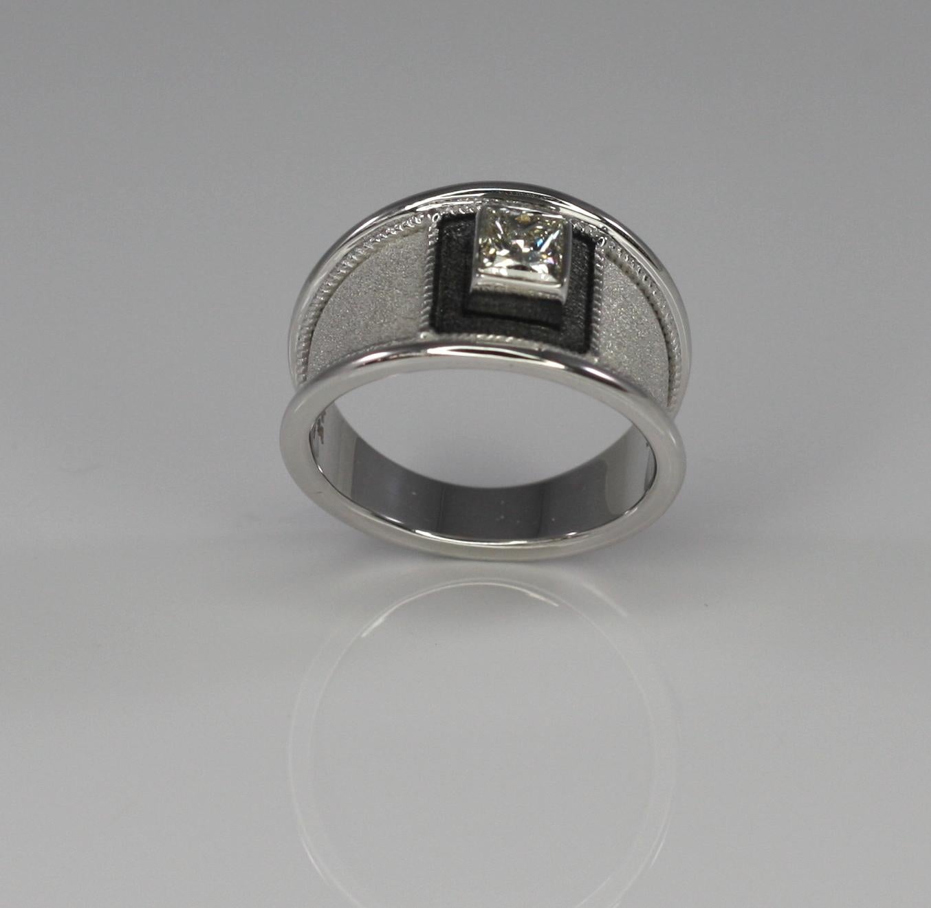 Georgios Collections Breiter Ring aus 18 Karat Weißgold und schwarzem Rhodium Diamant im Angebot 2