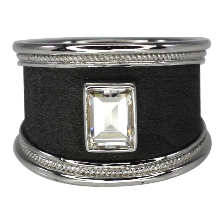 Georgios Collections Breiter Ring aus 18 Karat Weißgold und schwarzem Rhodium Diamant im Angebot