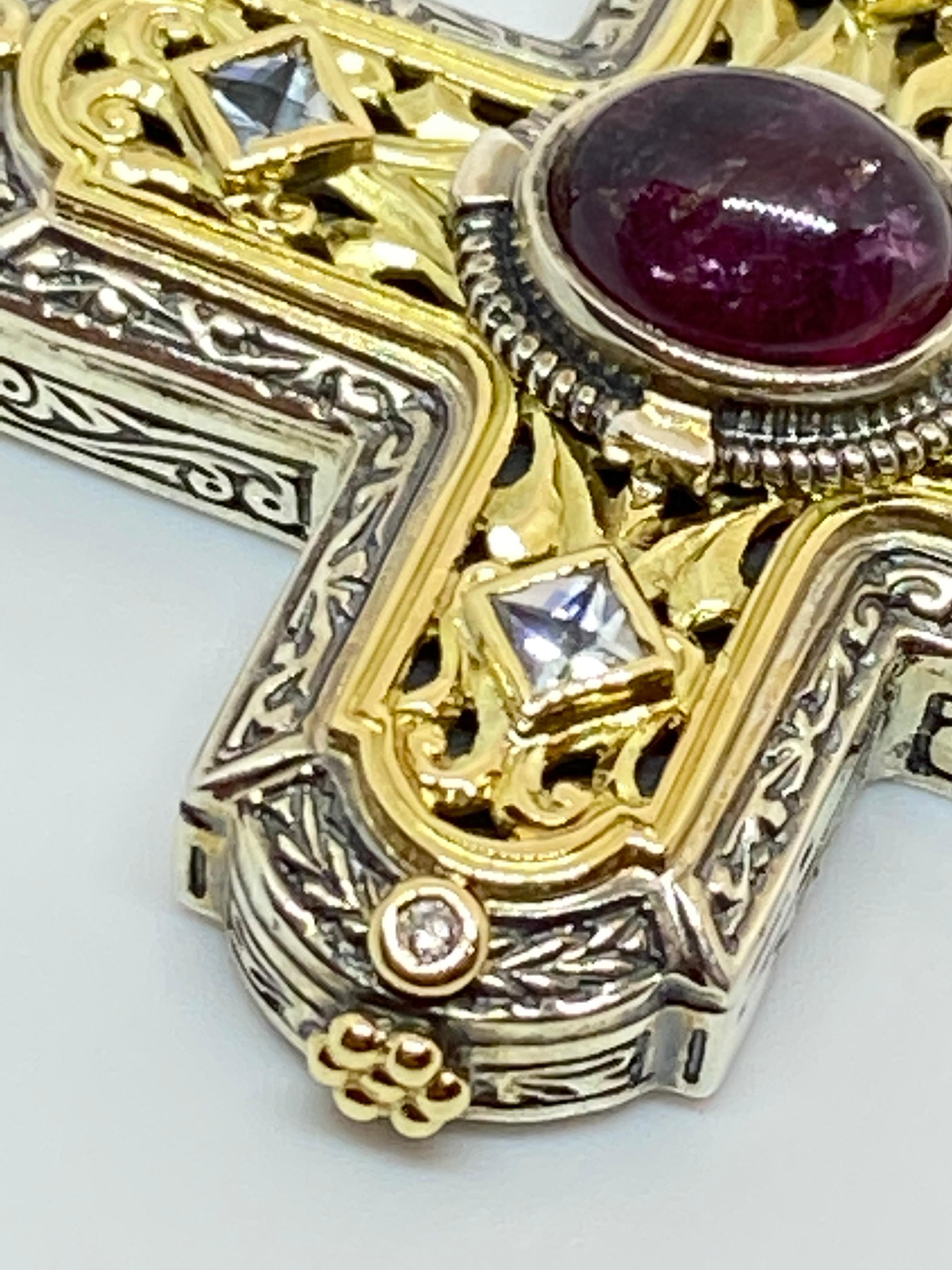 Georgios Kollektionen: 18 Karat Gold und Silber Kreuz-Anhänger mit Diamant und Rubin im Angebot 13