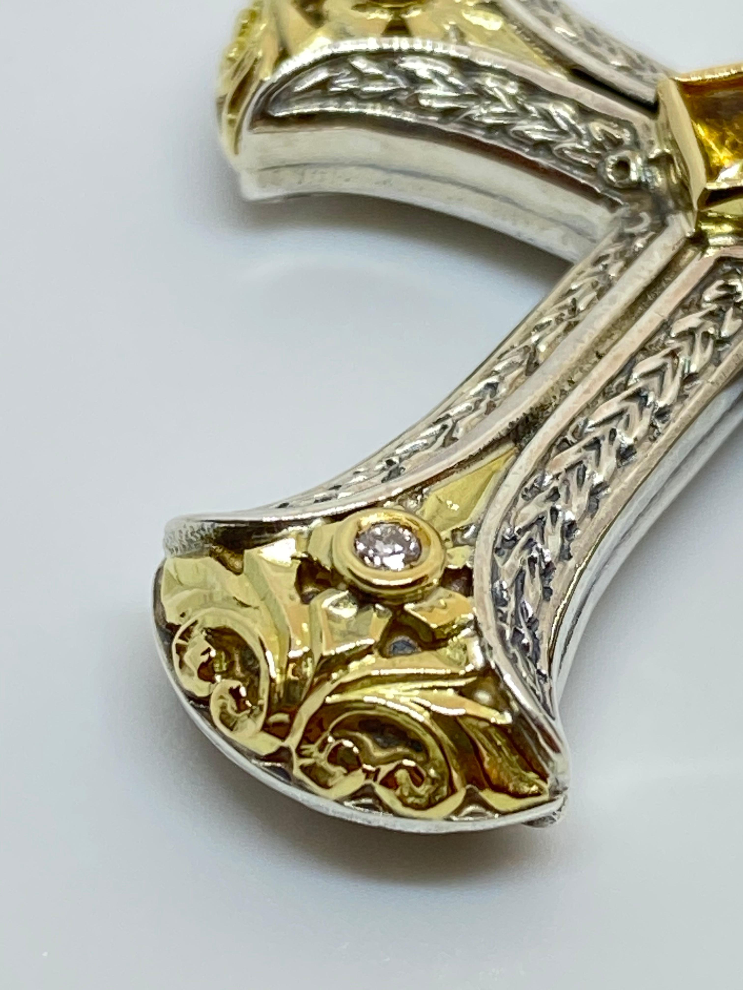 Ciondolo a croce con diamante e zaffiro in oro e argento 18 carati Georgios Collections in vendita 1