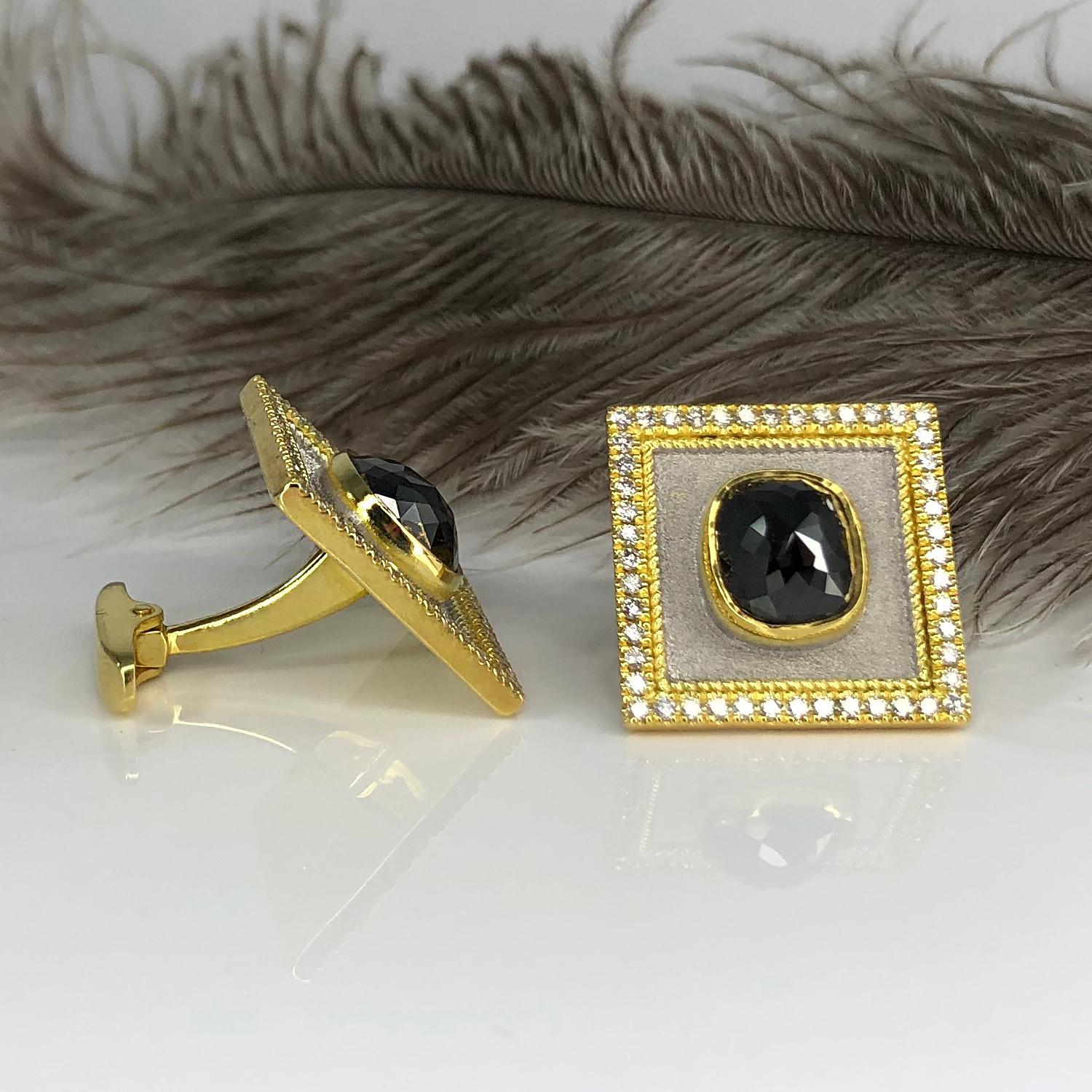 Georgios Kollektionen zweifarbige Manschettenknöpfe aus 18 Karat Gold mit schwarzen und weißen Diamanten im Angebot 3