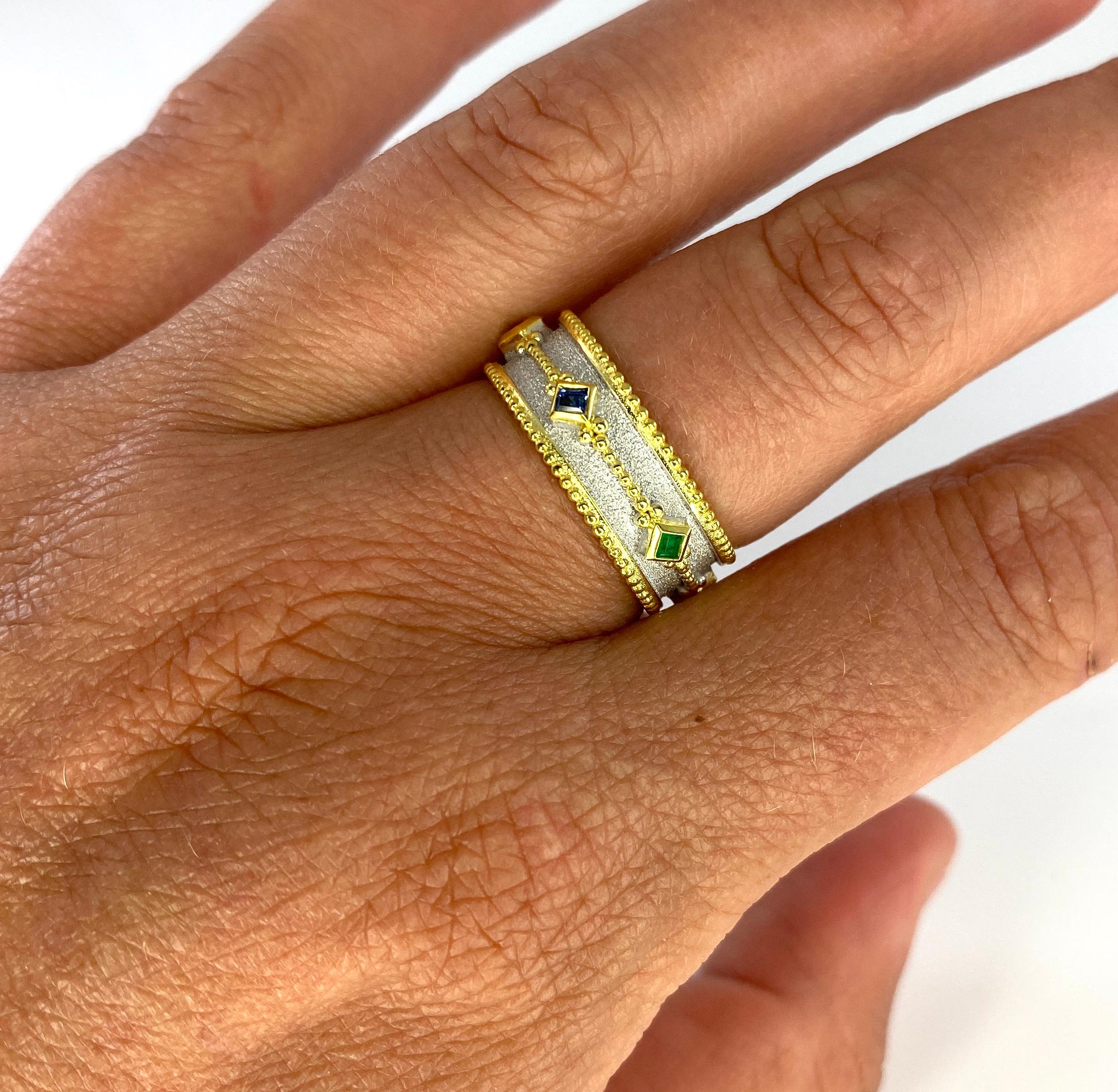 Georgios Collections Bague byzantine en or 18 carats avec rubis, saphir et émeraude en vente 4