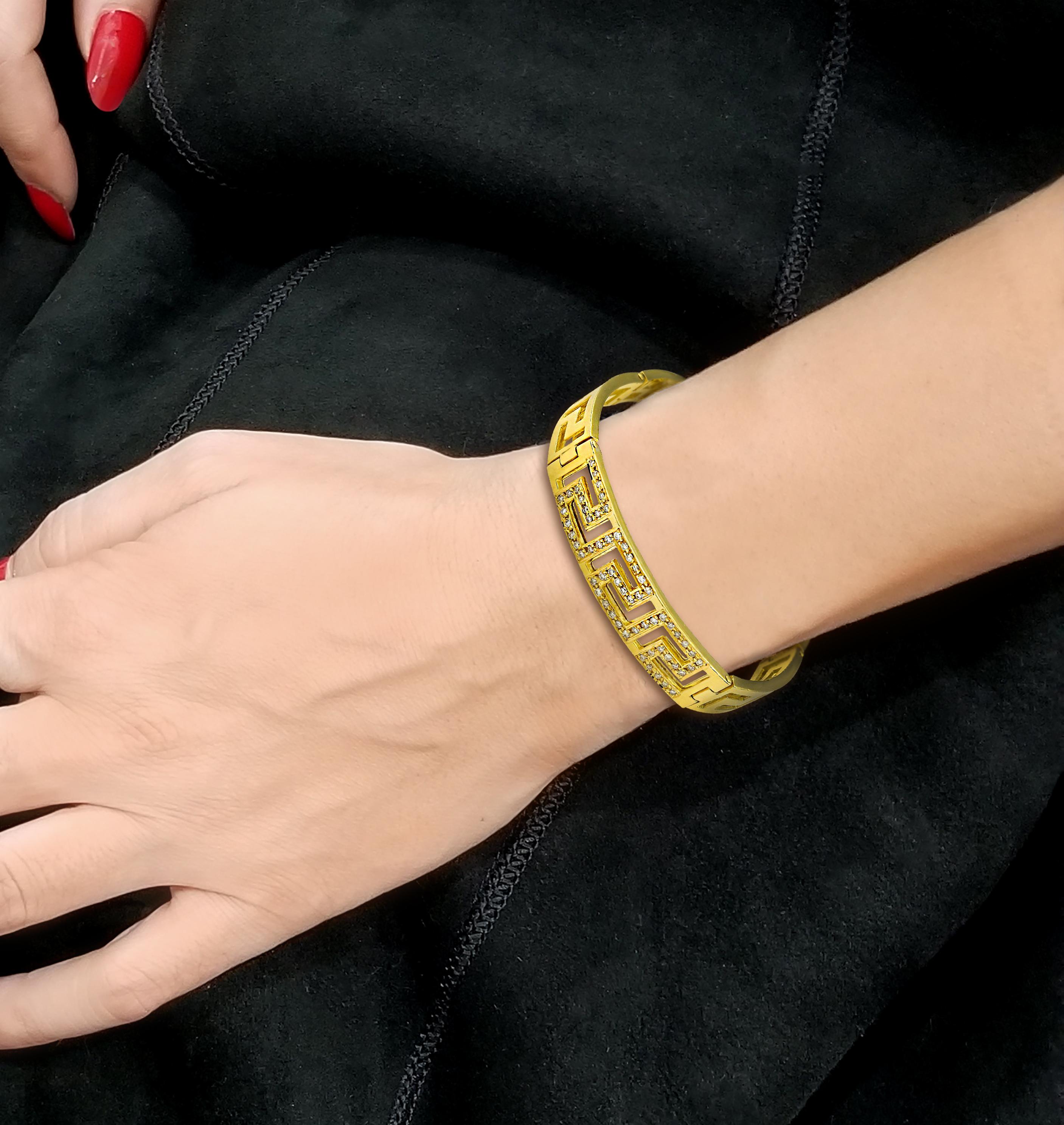 versace mens bracelet gold design