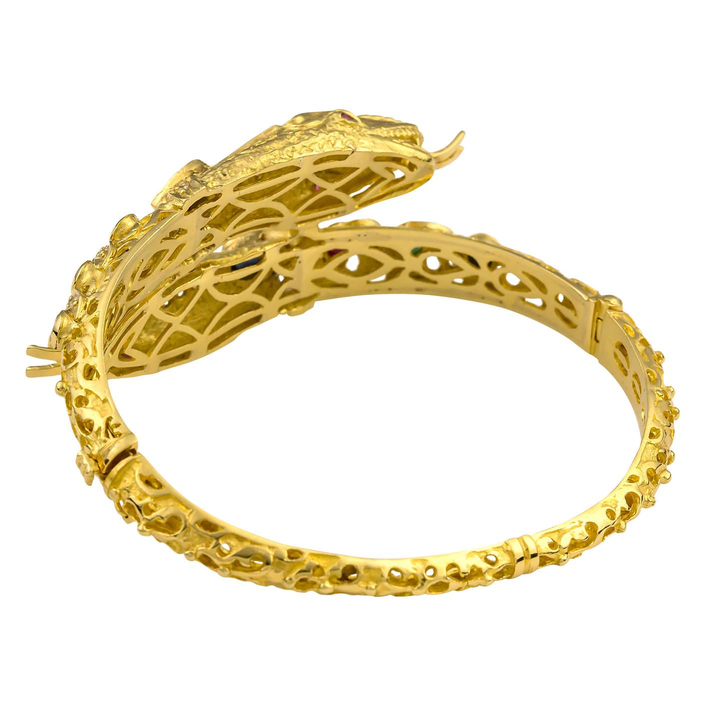 Byzantin Georgios Collections Bracelet serpent en or 18 carats, diamant, rubis, émeraude et saphir en vente