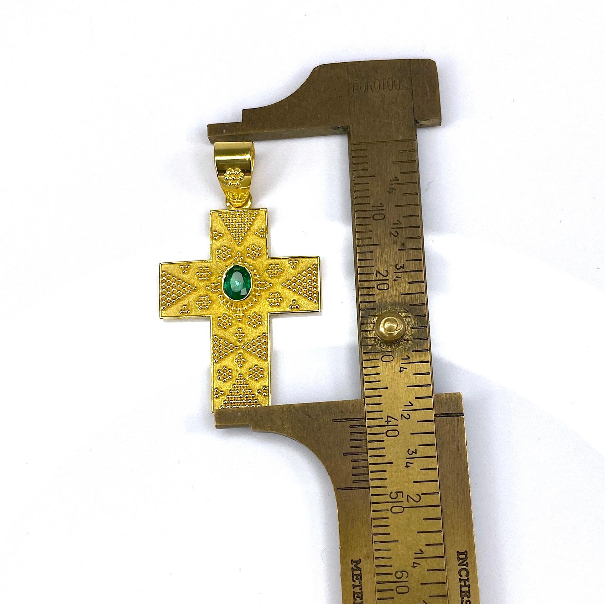 Georgios Collections 18 Karat Gold Emerald and Granulation Byzantine Cross In New Condition For Sale In Astoria, NY