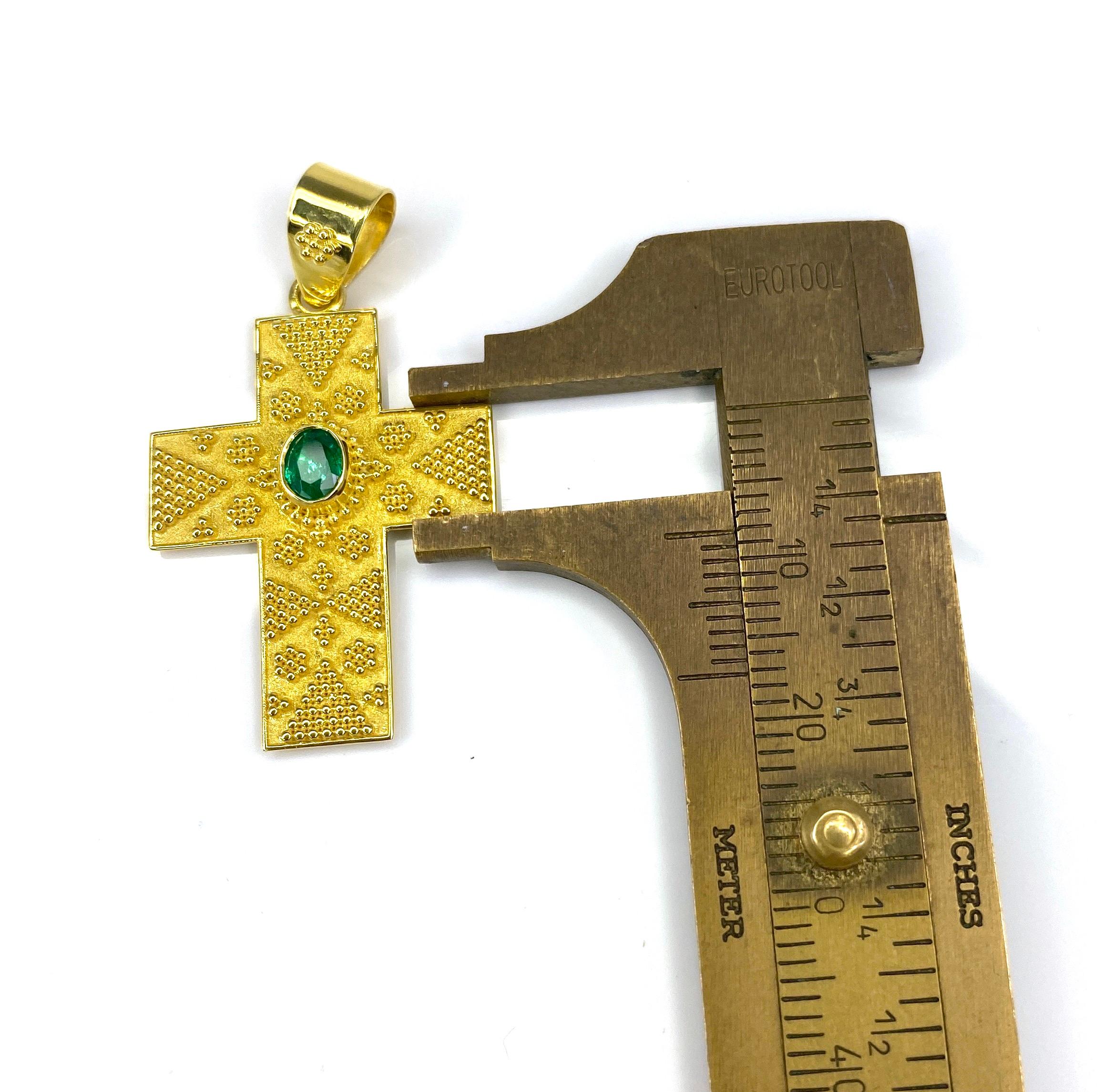 Georgios Kollektionen 18 Karat Gold Smaragd und Granulation byzantinisches Kreuz im Angebot 1