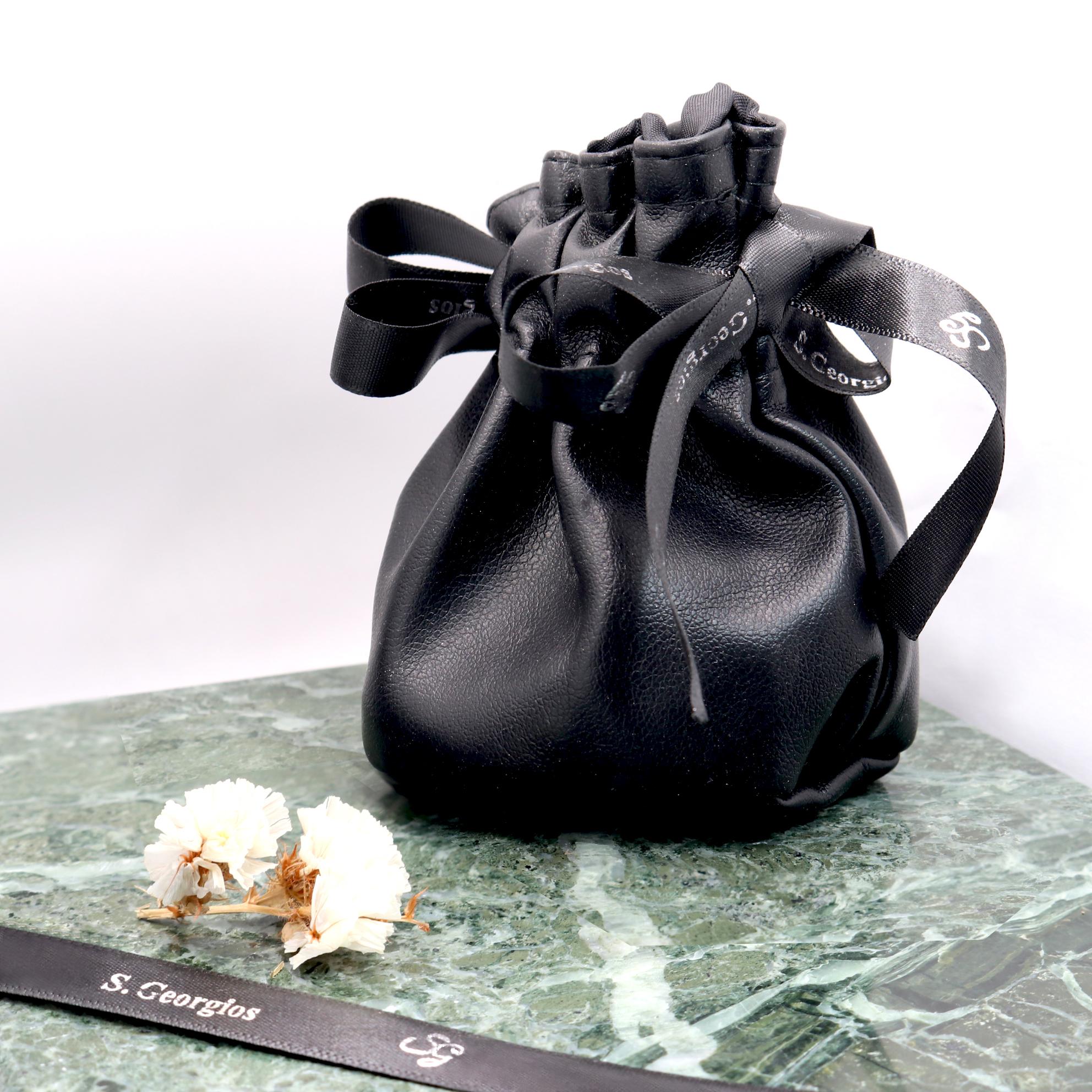 Colgante Llave Griega de Esmeralda, Zafiro y Rubí de Oro de 18 Kilates Georgios Collections en venta 5