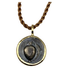 Georgios Collections 18 Karat Gold Anhänger Halskette mit einer Silber Amphorenmünze