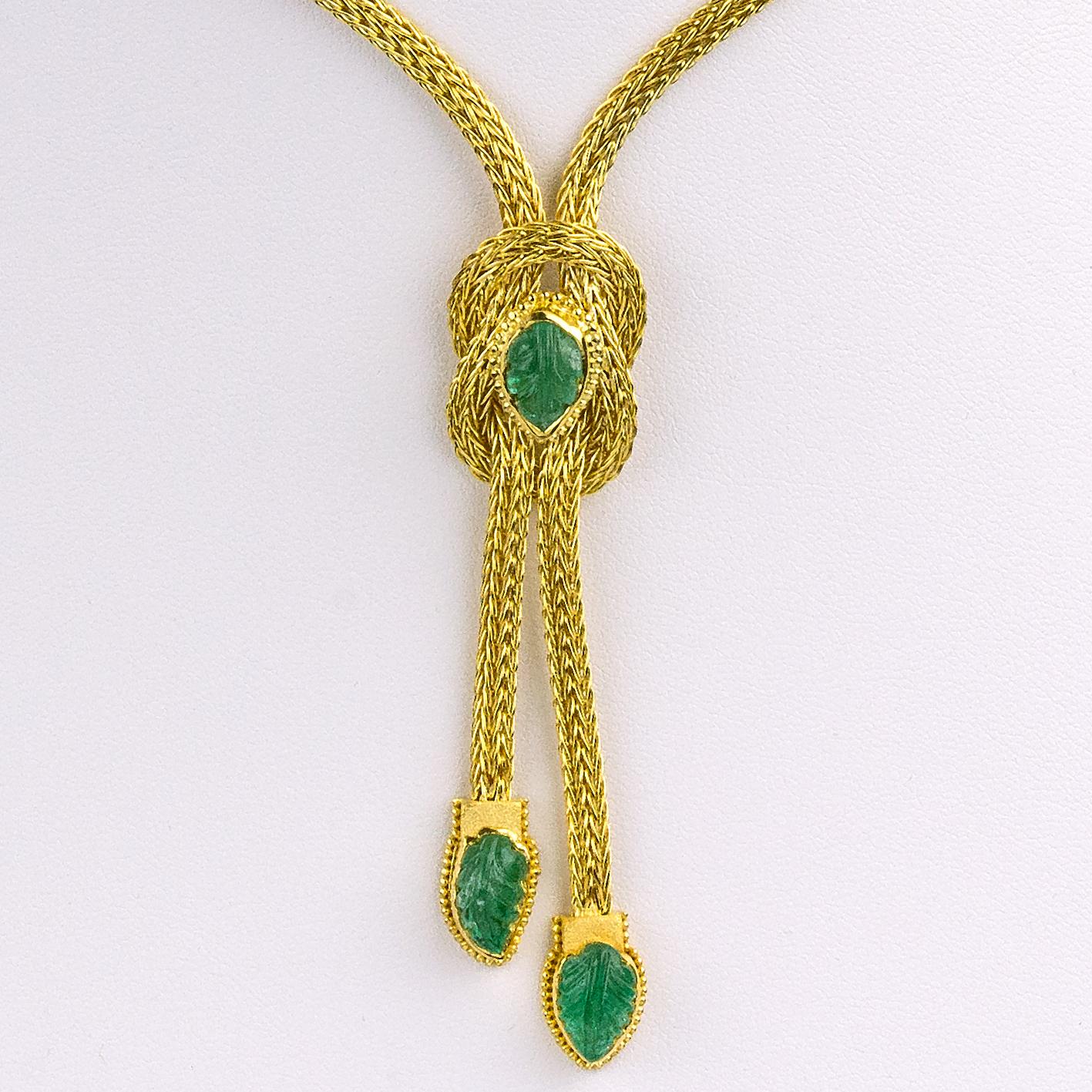 Georgios Collections: 18 Karat Gold Seil-Halskette mit Smaragden und Anhänger (Byzantinisch) im Angebot