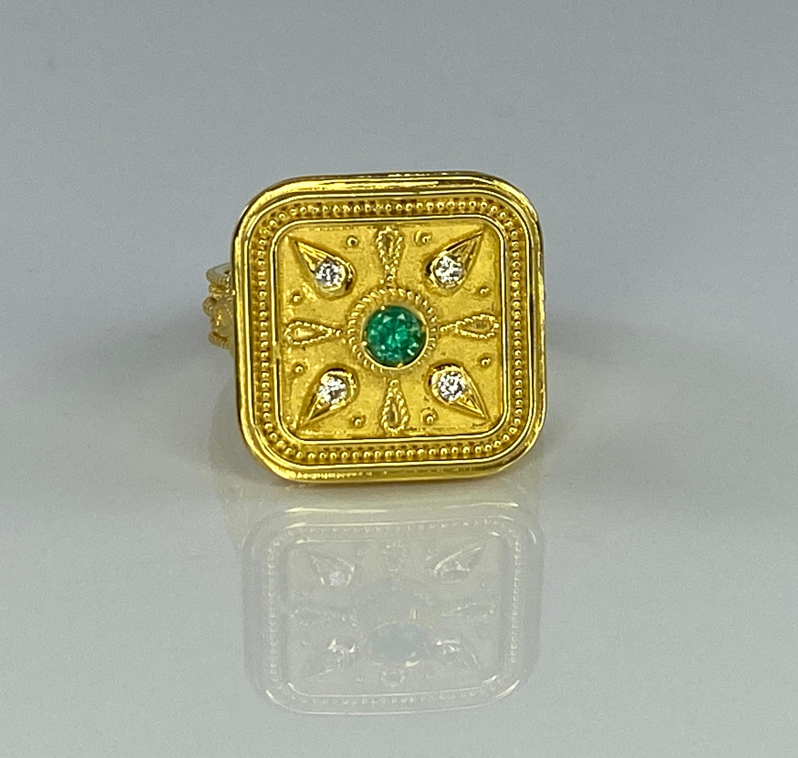 Georgios Collections, bague carrée en or 18 carats avec granulation et diamant émeraude en vente 2