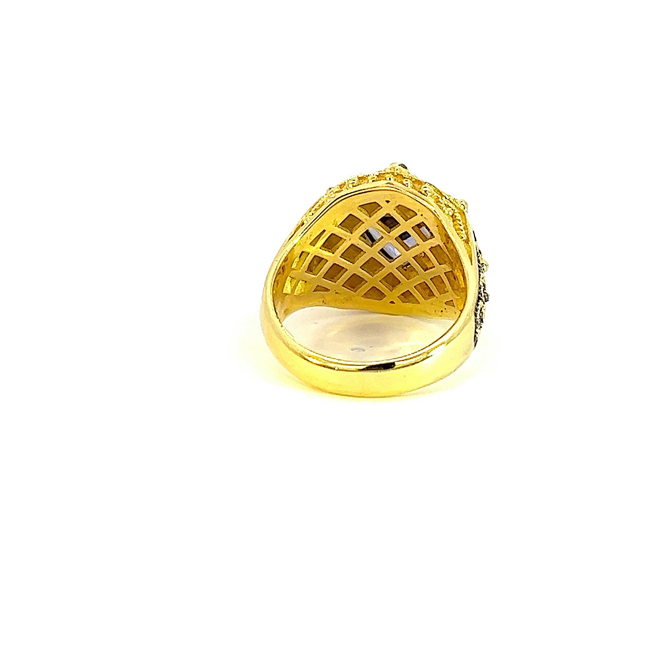 Georgios Collections Ring aus 18 Karat Gold mit Tansanit im Trillionenschliff und Diamanten im Zustand „Neu“ im Angebot in Astoria, NY