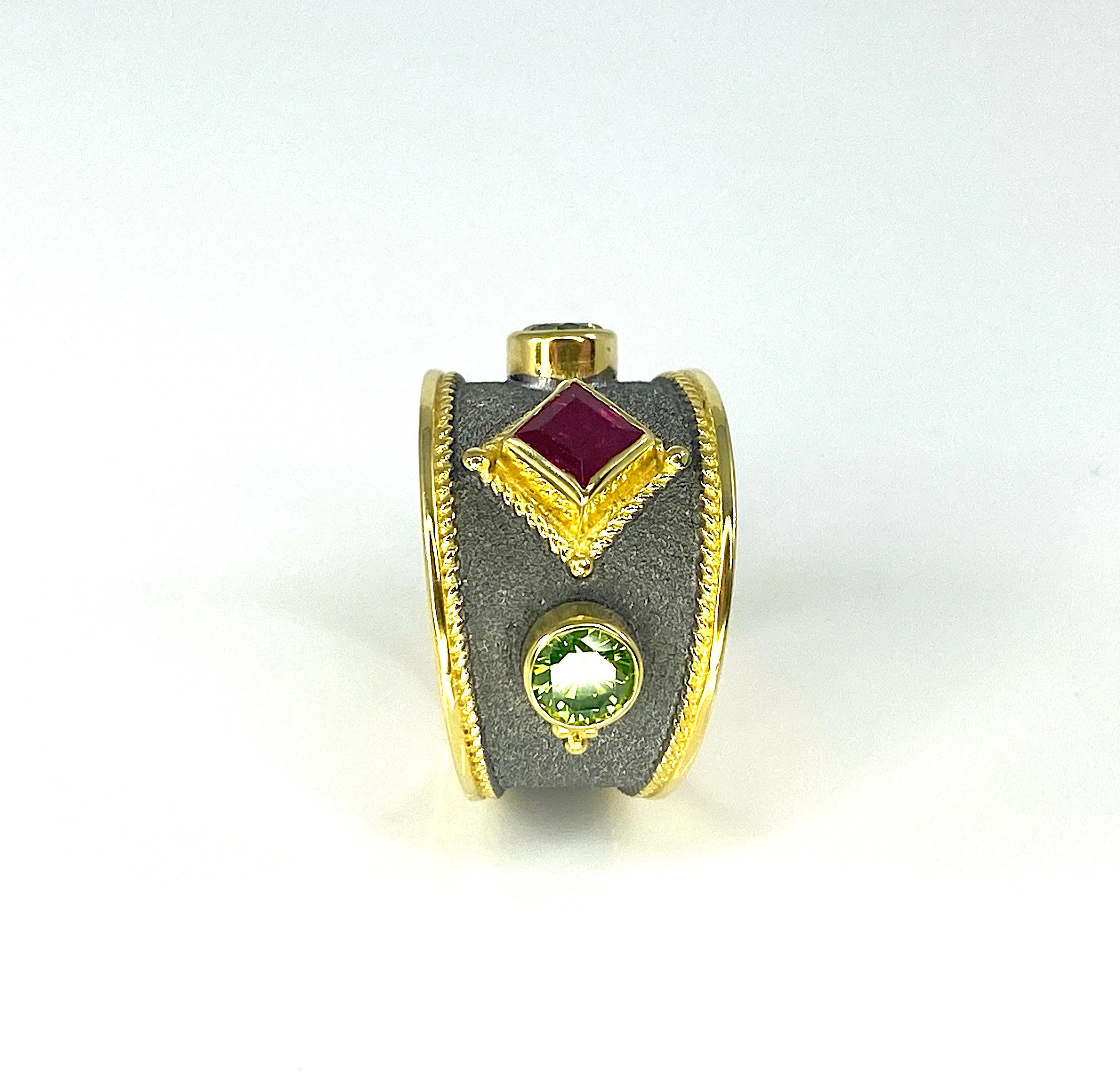 Georgios Collections 18 Karat Gold Two Tone Green Diamond and Ruby Ring  For Sale 1