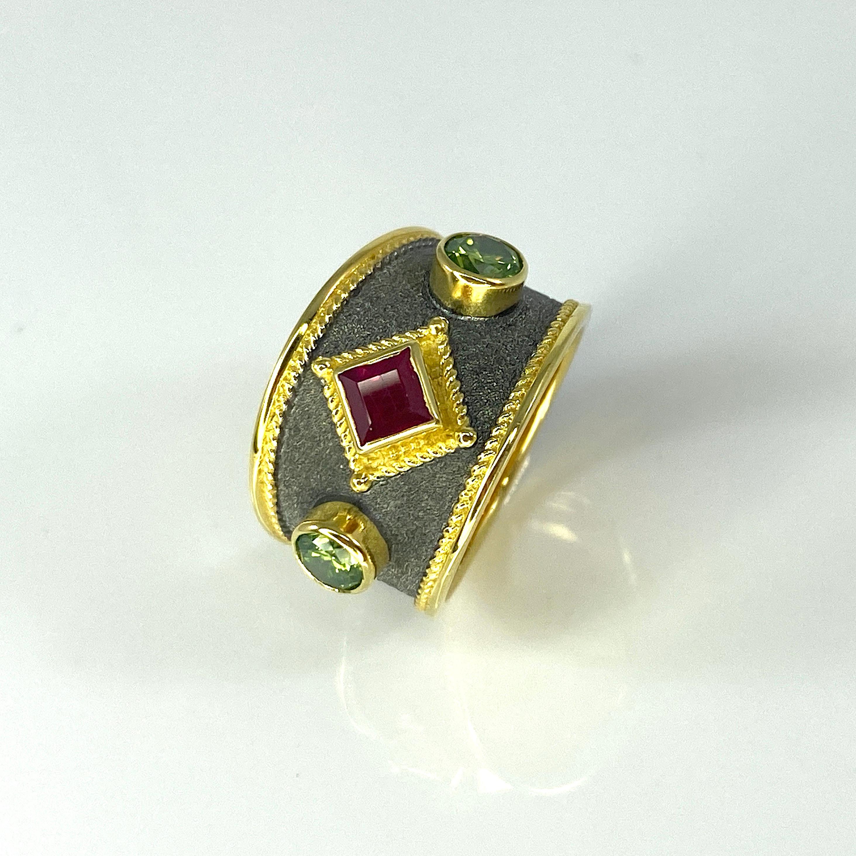 Georgios Collections 18 Karat Gold Two Tone Green Diamond and Ruby Ring  For Sale 3