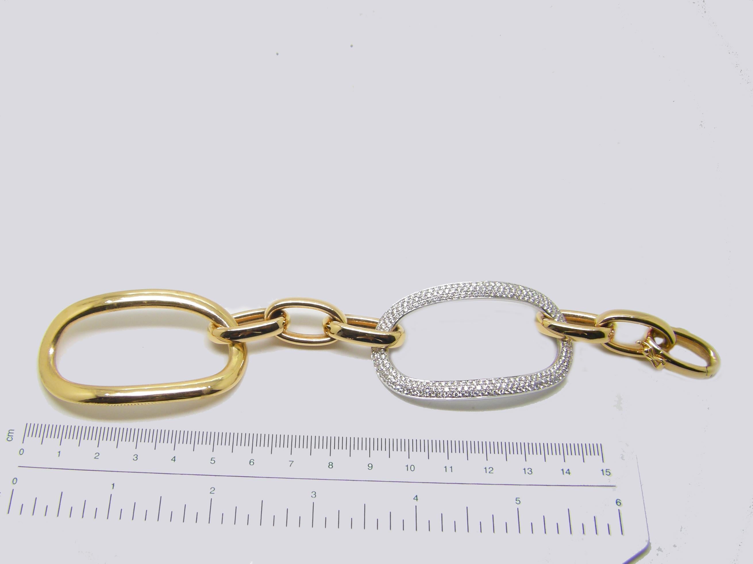 Georgios Collections Bracelet à larges maillons en or rose et blanc 18 carats et diamants en vente 1