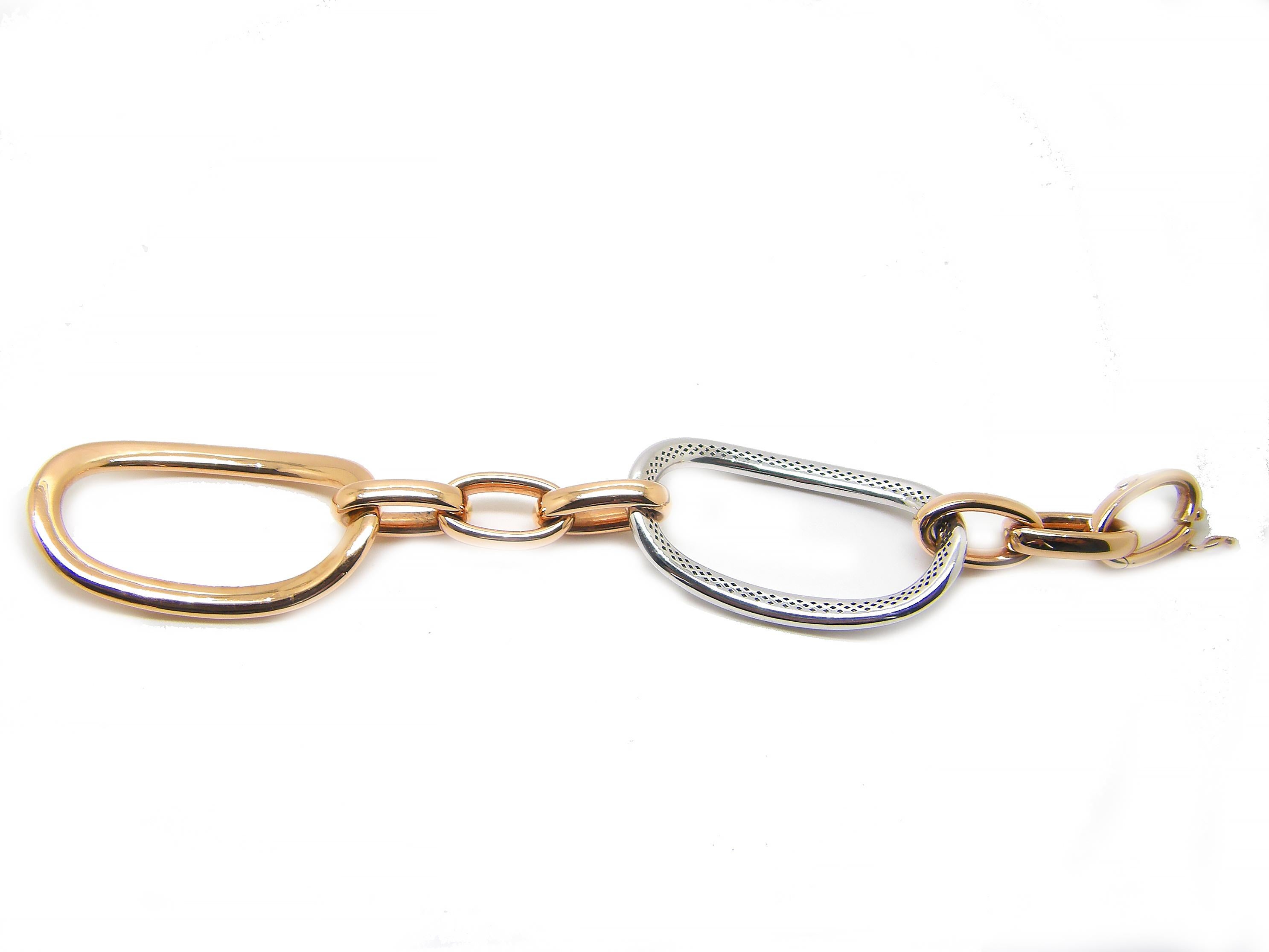 Georgios Collections Bracelet à larges maillons en or rose et blanc 18 carats et diamants en vente 3