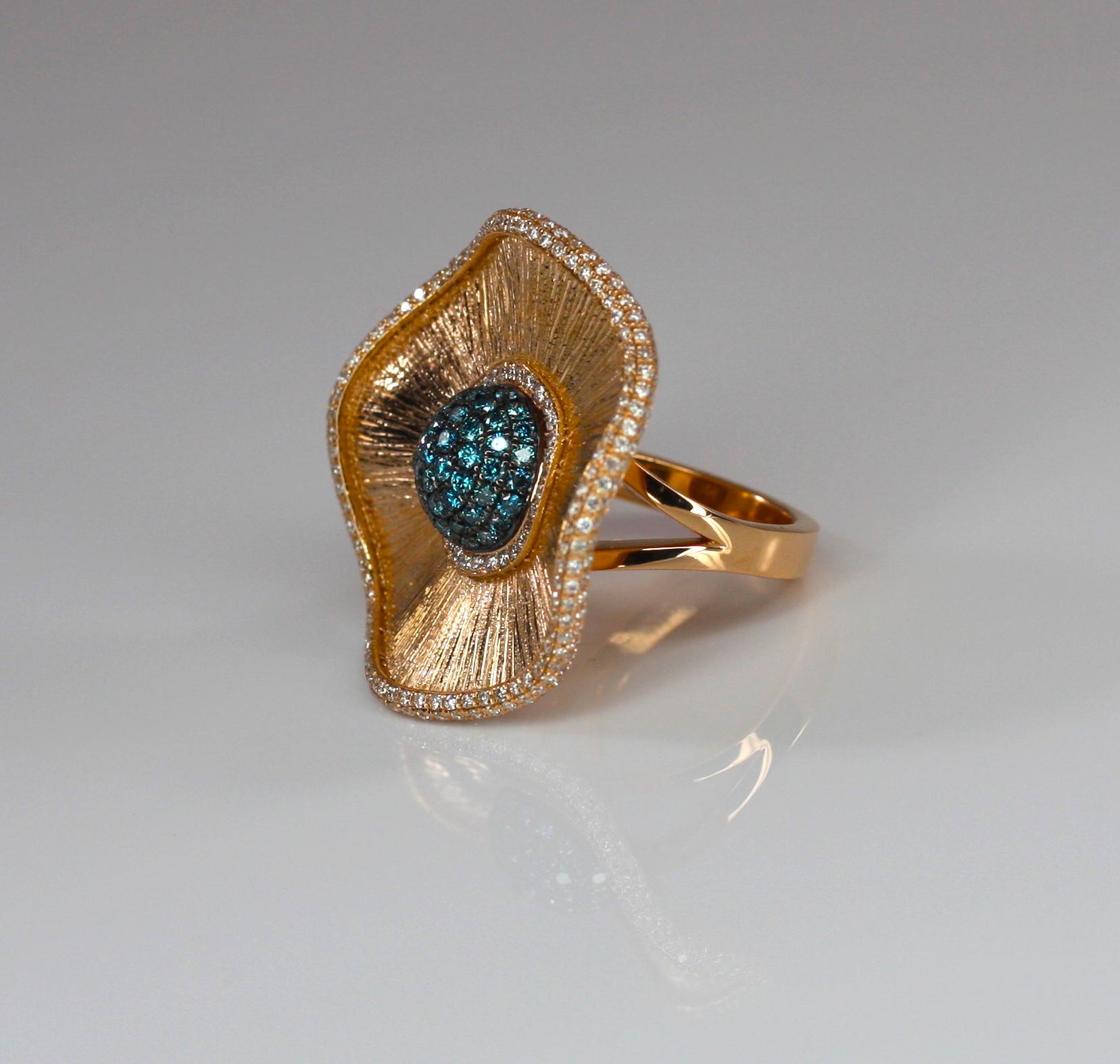 Georgios Collections 18 Karat Roségold Multi Blauer und Weißer Diamant-Ring im Angebot 10