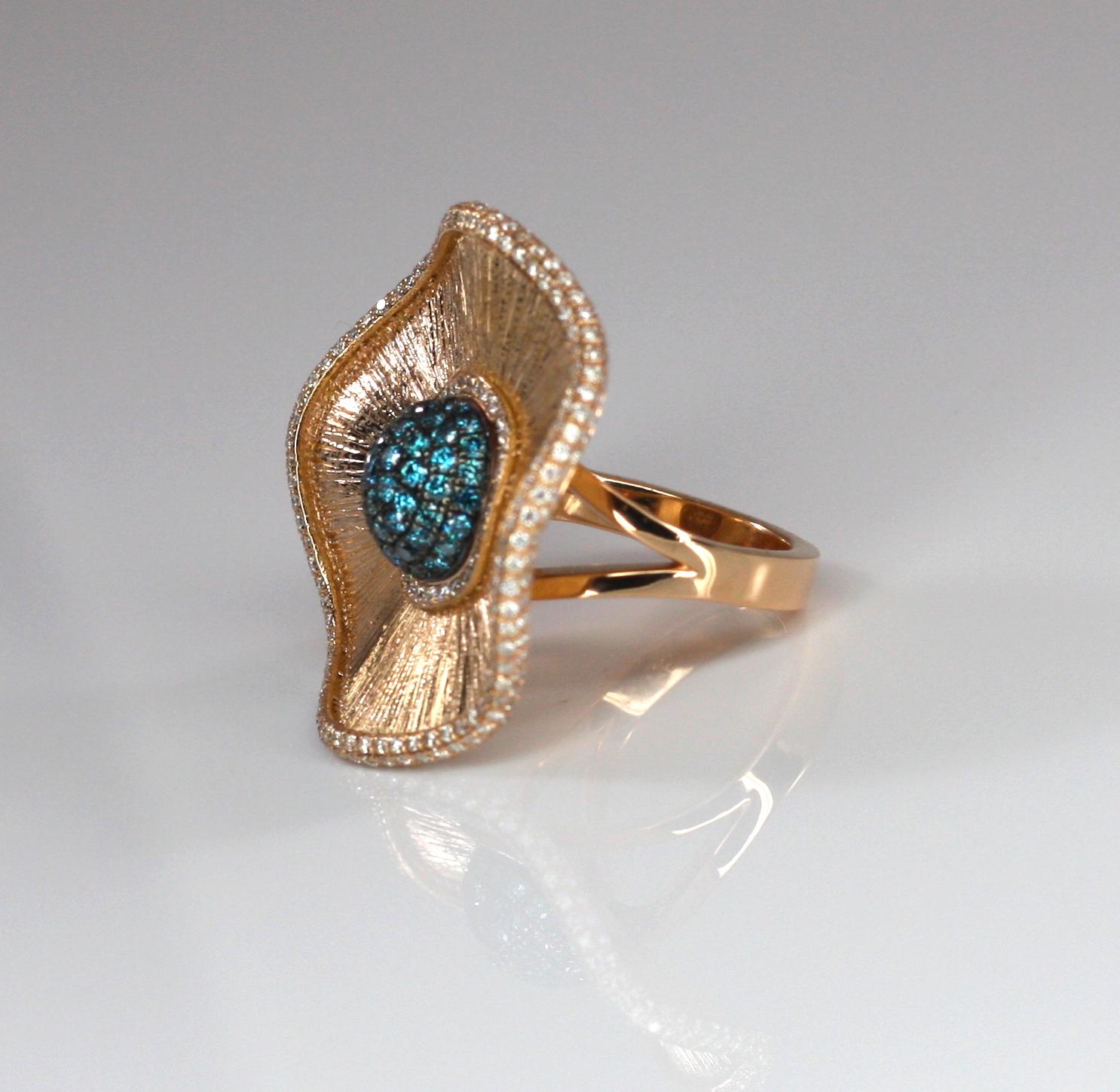 Georgios Collections 18 Karat Roségold Multi Blauer und Weißer Diamant-Ring (Zeitgenössisch) im Angebot